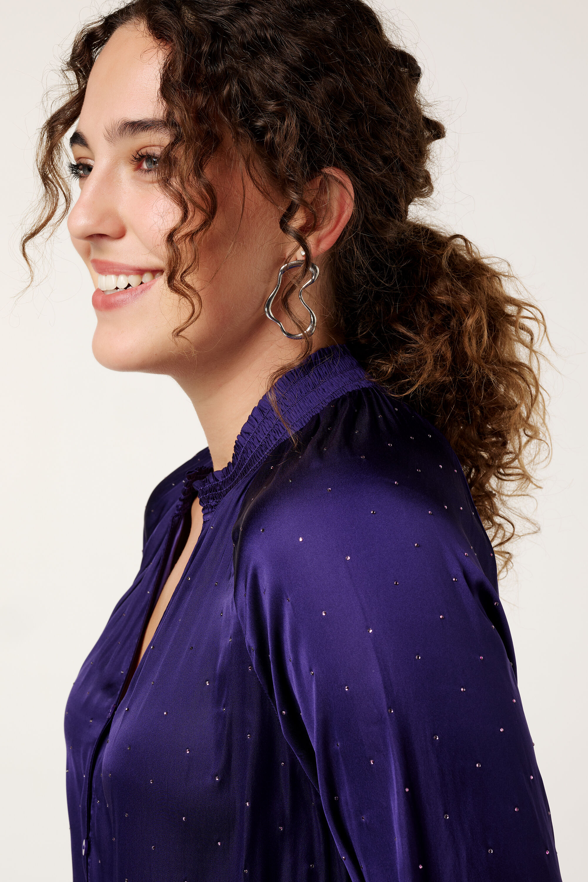 Blusa con peque&ntilde;os brillantes  image number 4