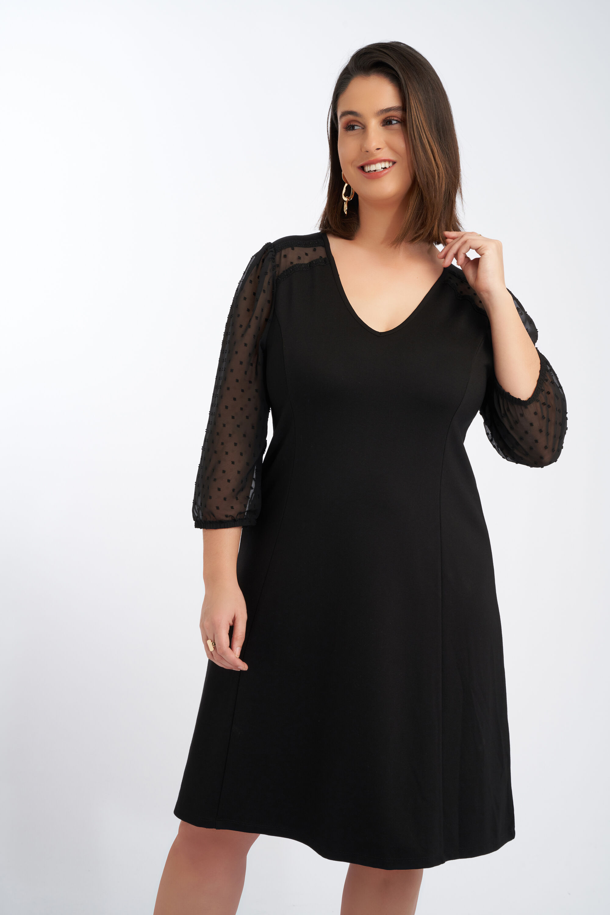 Vestido con mangas transparentes image number 5