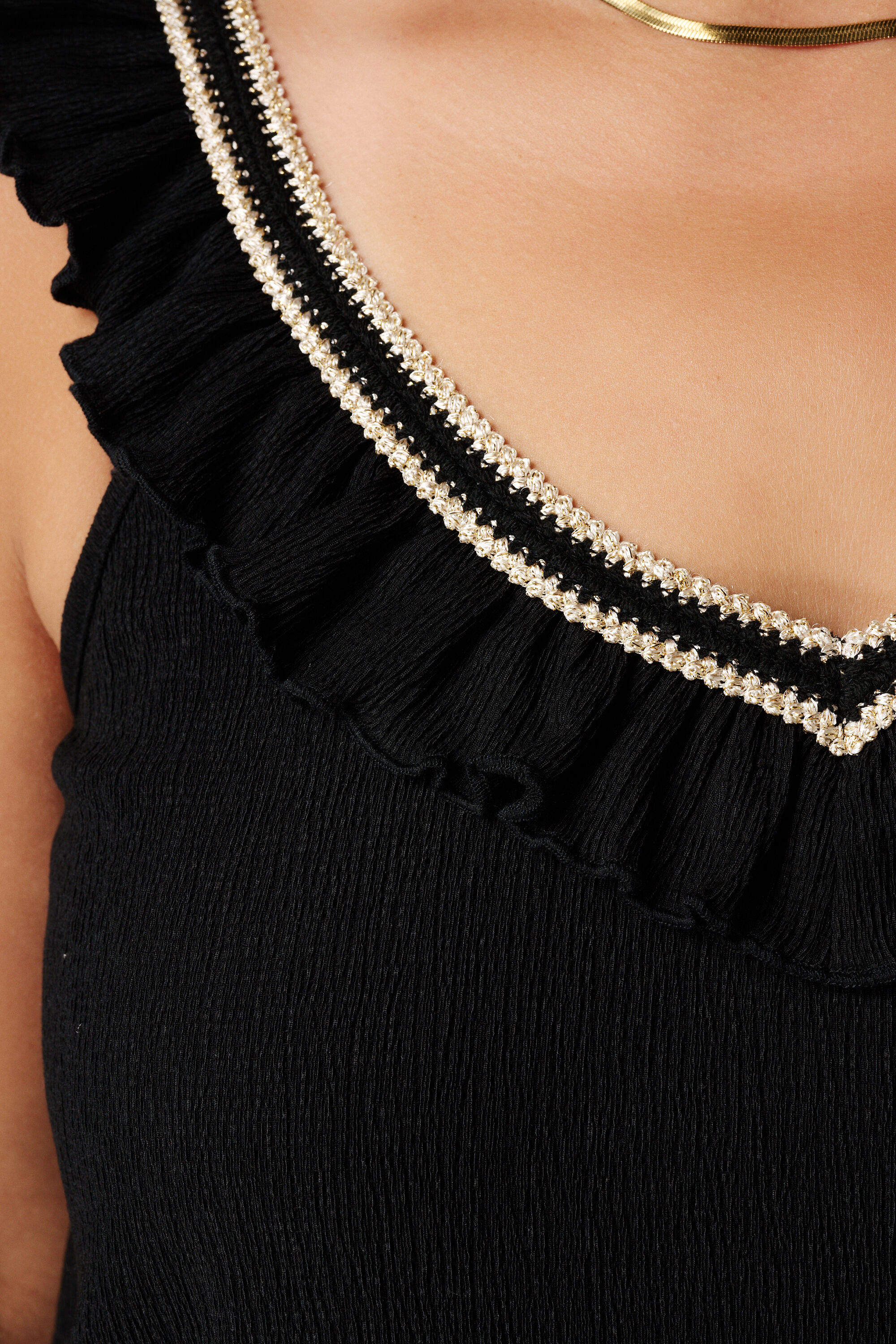 Top con volantes como detalle image number 6