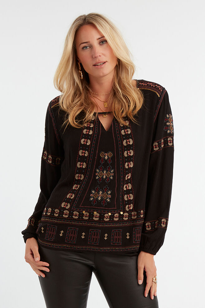 Blusa con bordados   image number 4