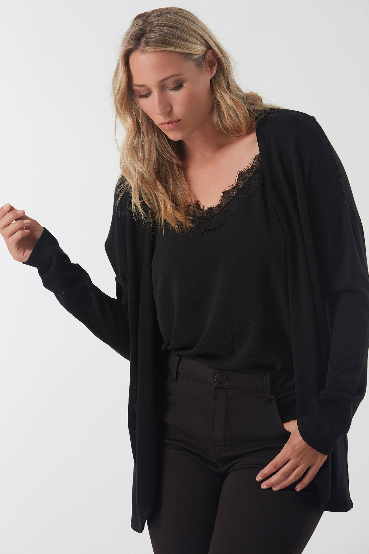 C&aacute;rdigan abierto con estampado de tigre image number 4