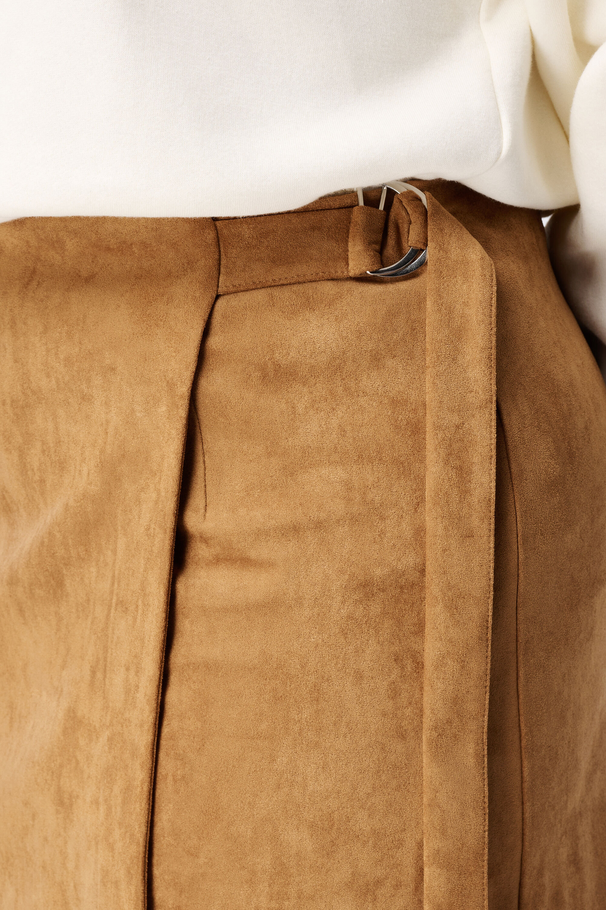 Falda cruzada de ante image number 5