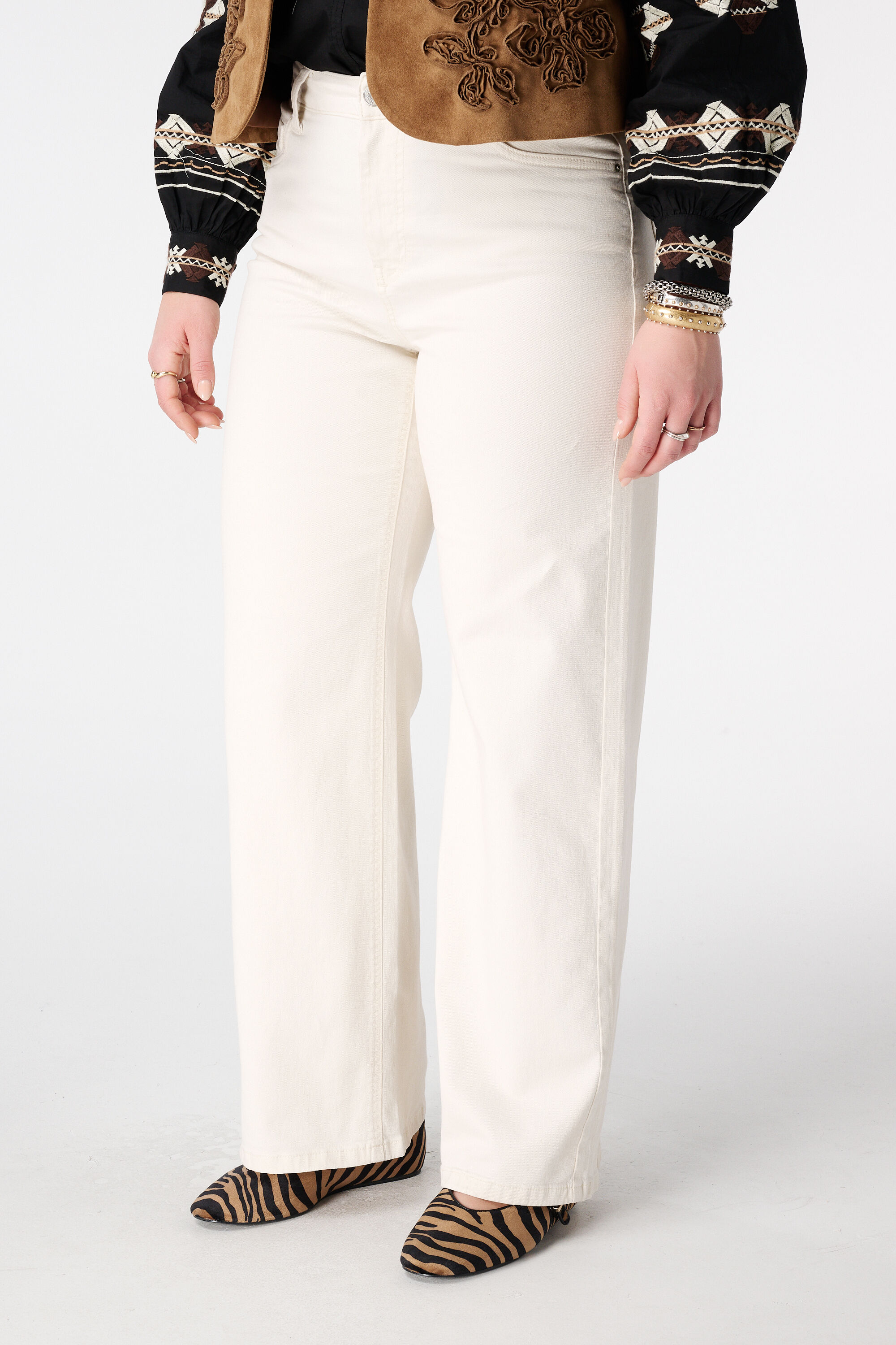 Vaqueros de pierna ancha IVY image number 5