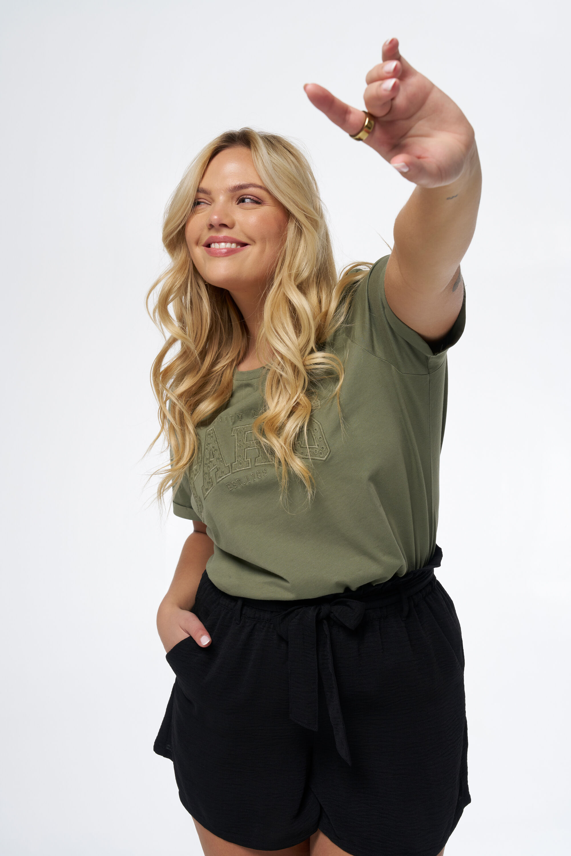 Camiseta con texto  image number 0