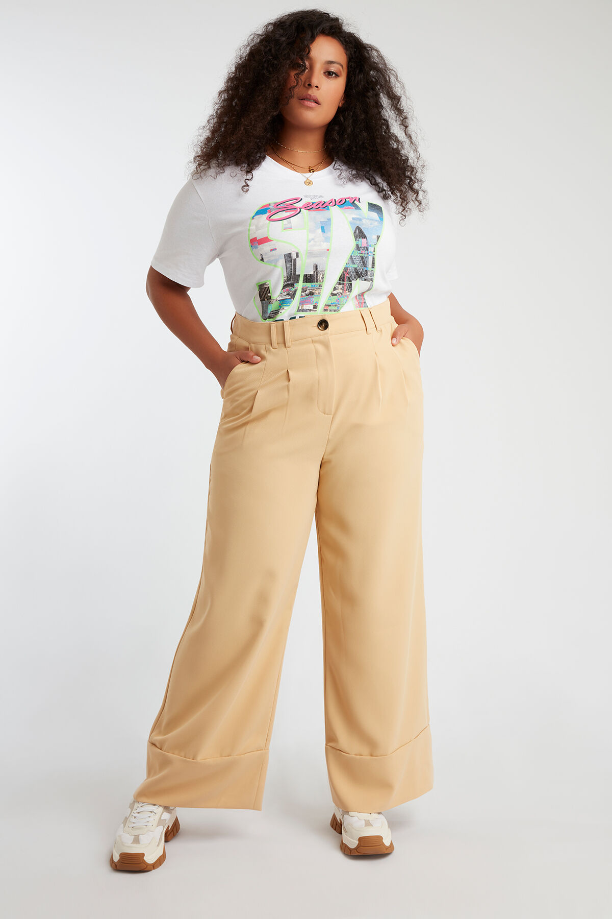 Pantalones anchos plisados image number 3