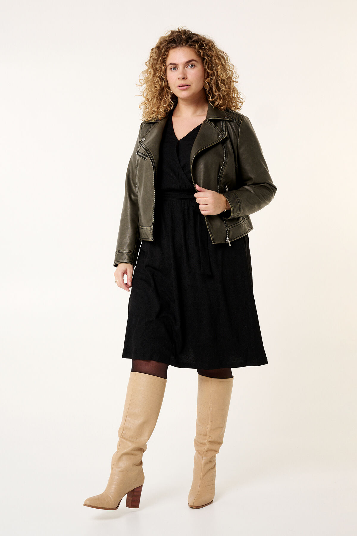 Cazadora biker de cuero sint&eacute;tico image number 5