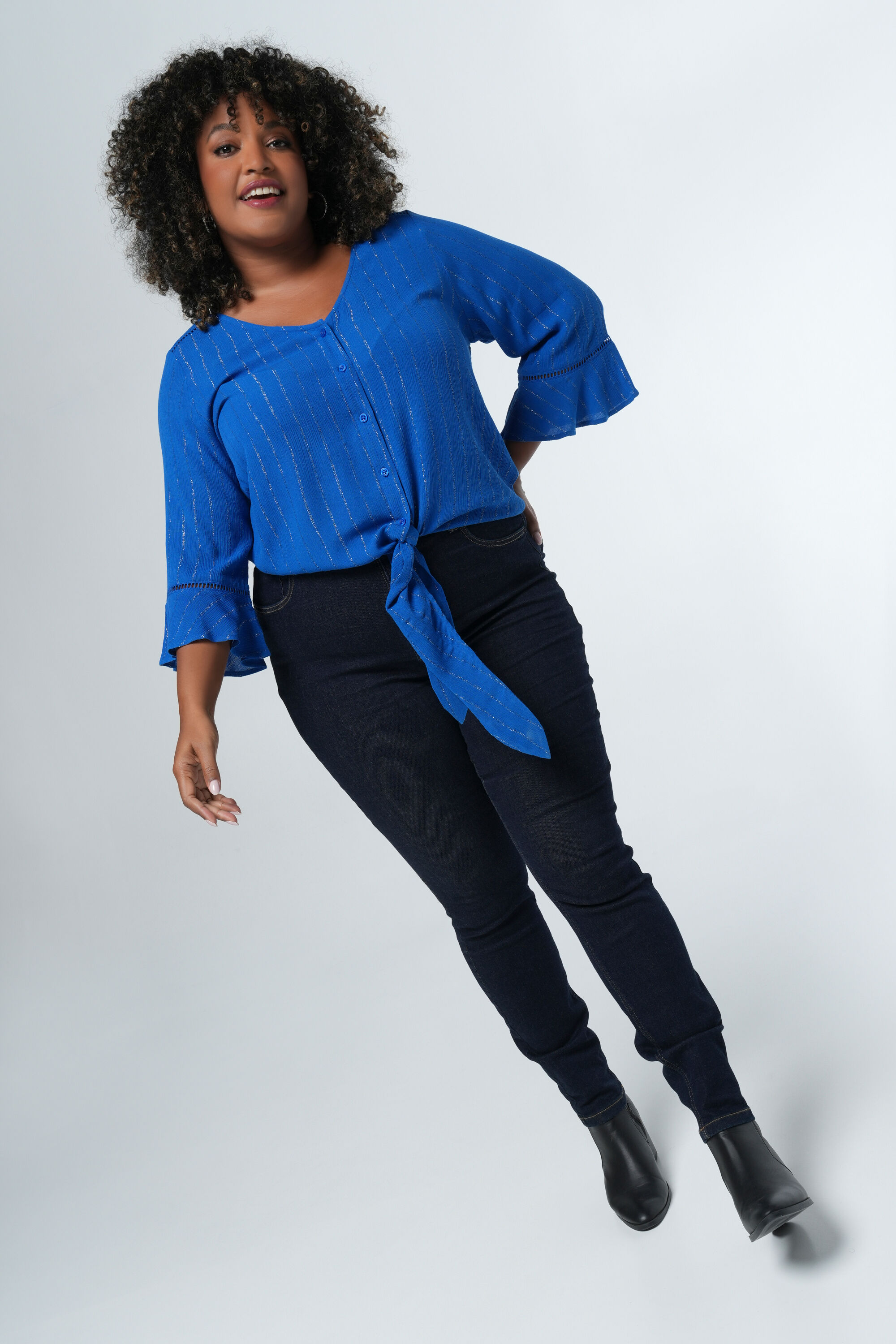 Blusa con detalles met&aacute;licos image number 5