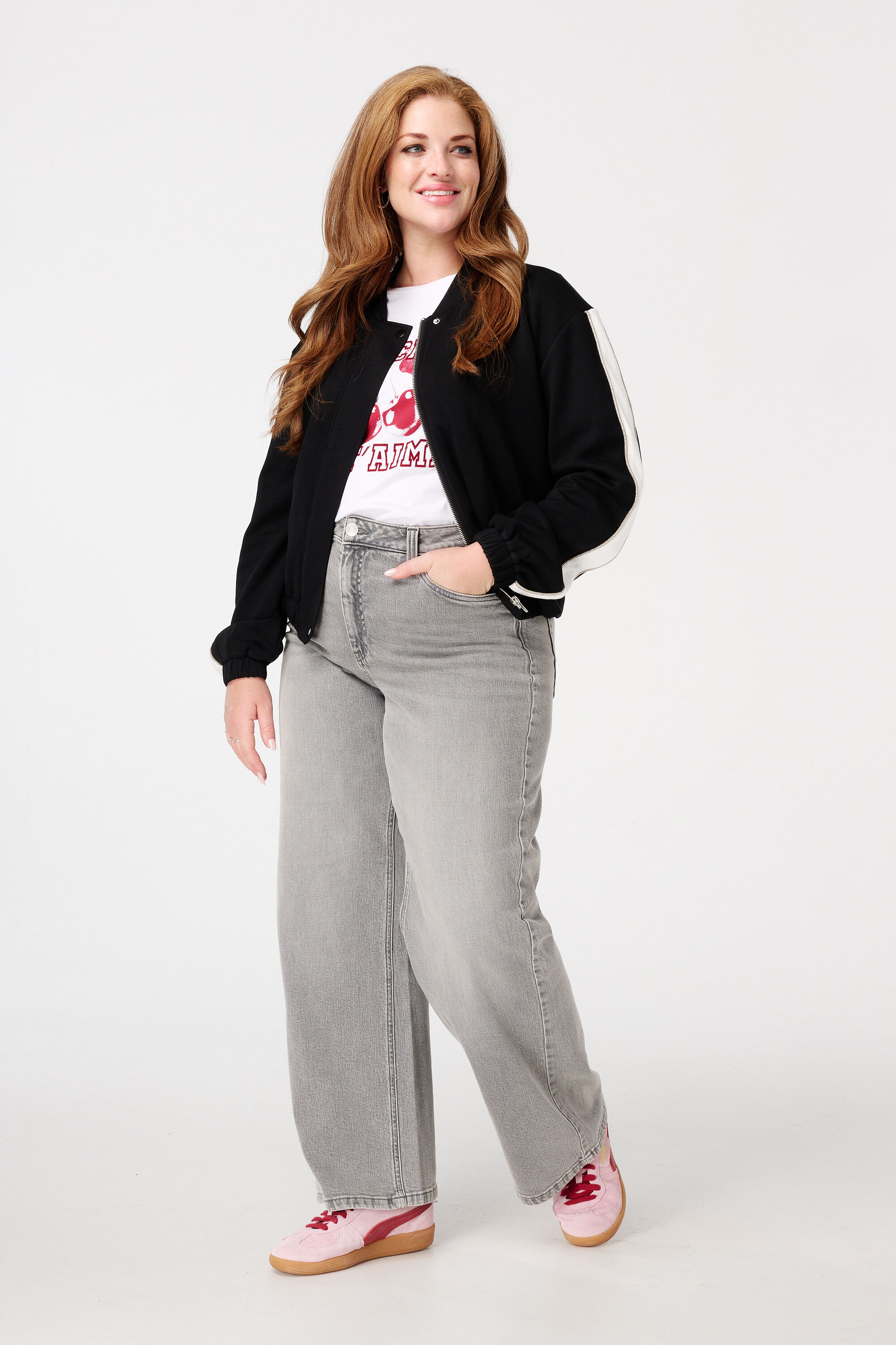 C&aacute;rdigan con estampado image number 5