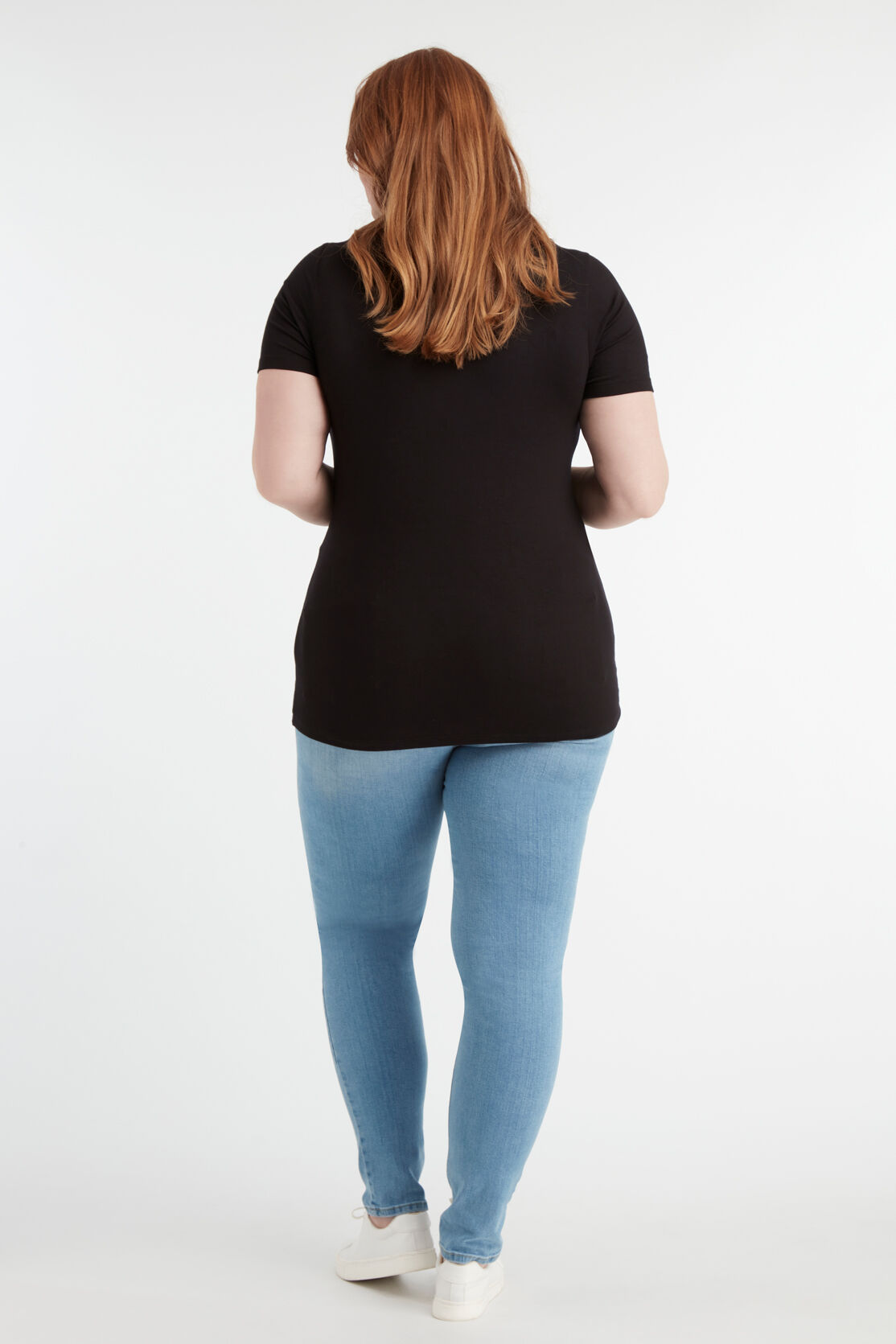 Camiseta de manga corta con cuello de pico image number 4