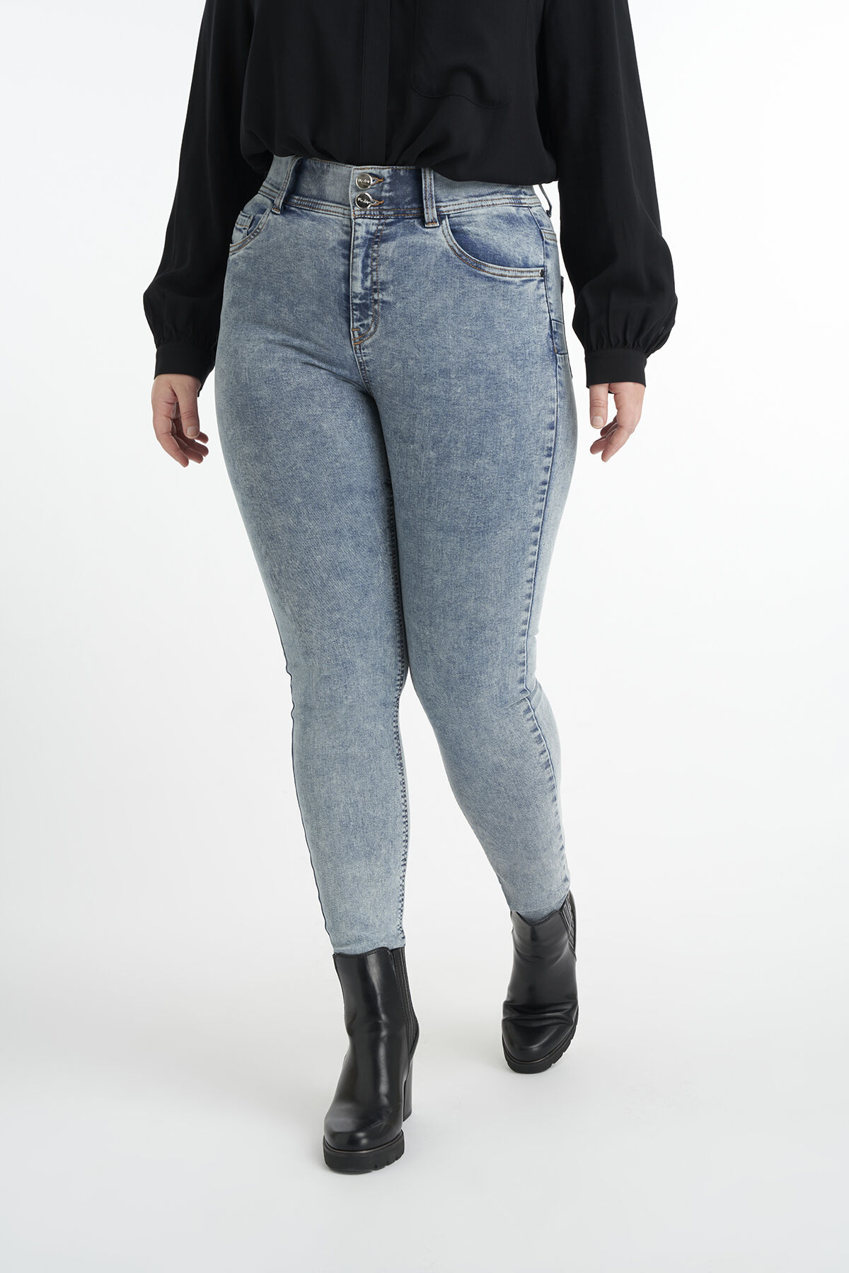 Vaqueros SCULPTS de corte pitillo  image number 4