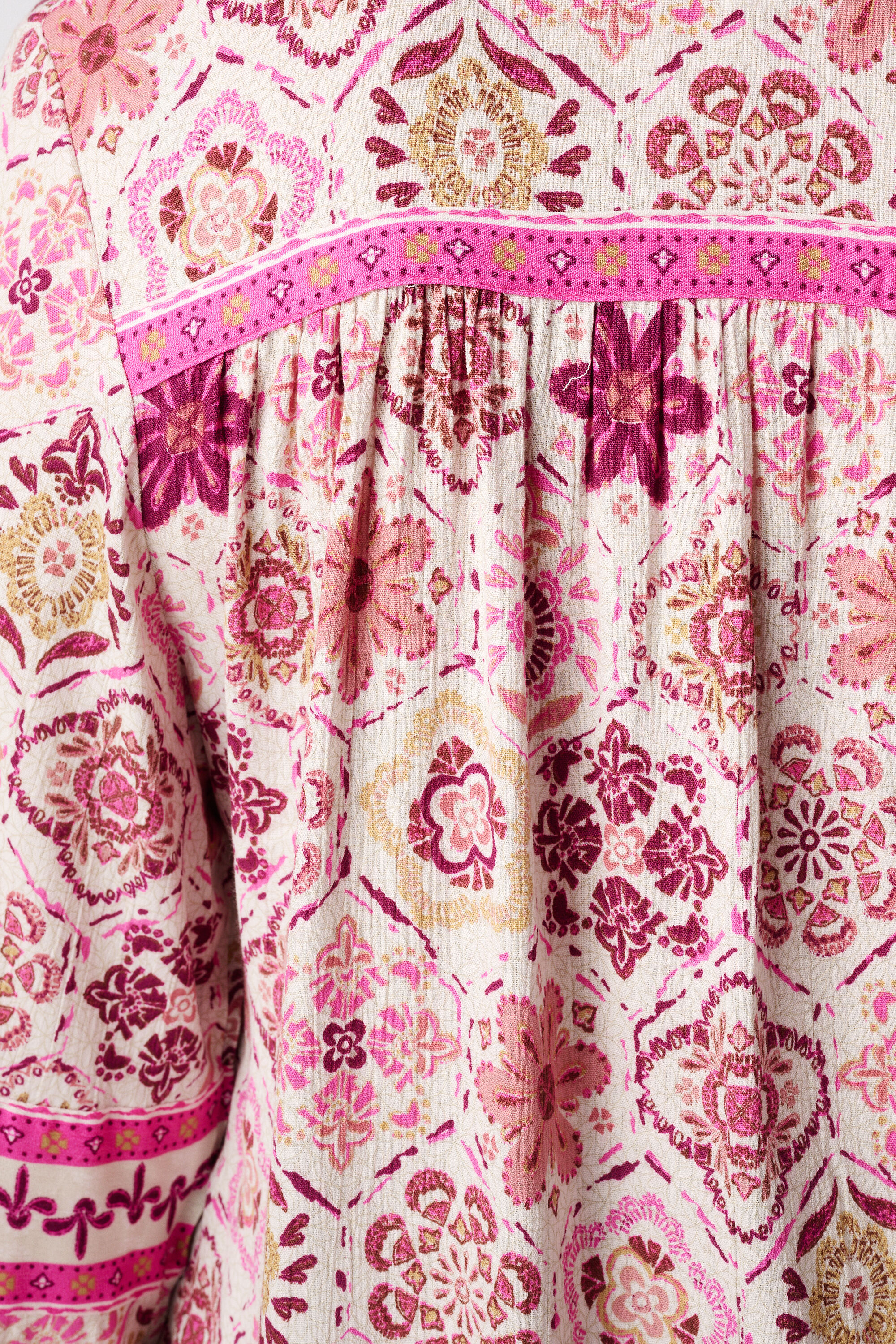 Blusa con cierre de botones image number 6