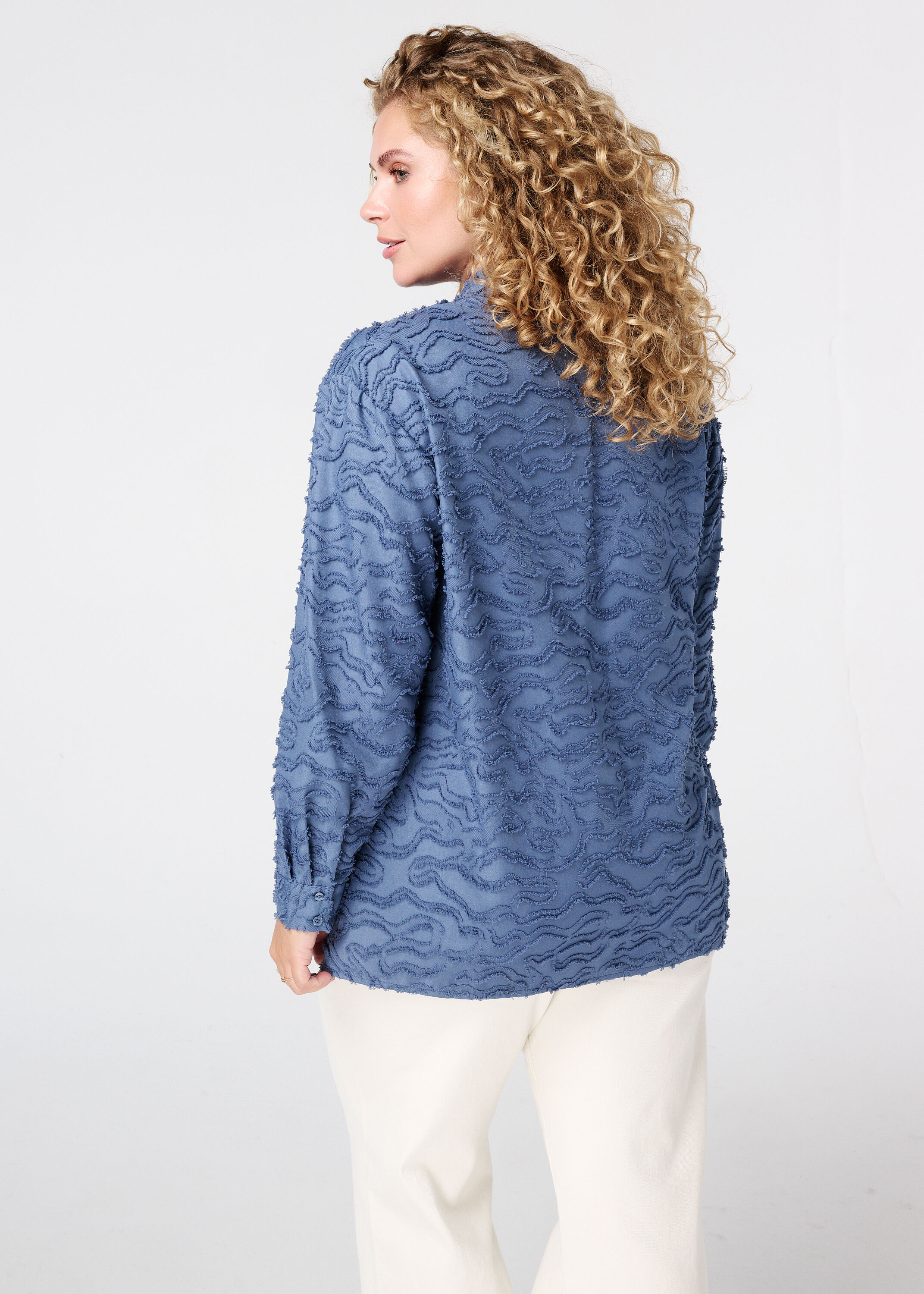Blusa oversize de tejido estructurado image number 3