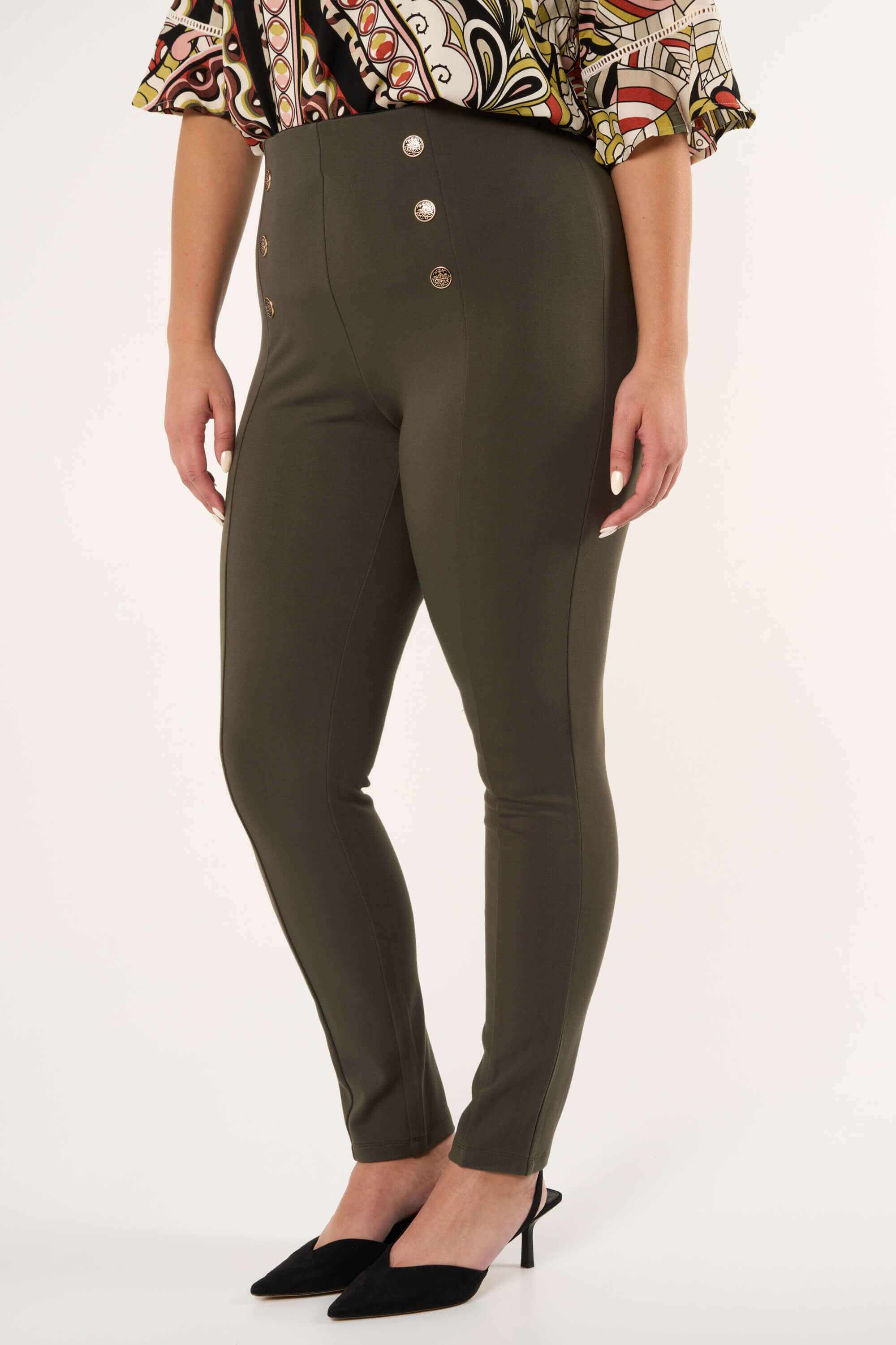 Treggings con adornos dorados image number 6