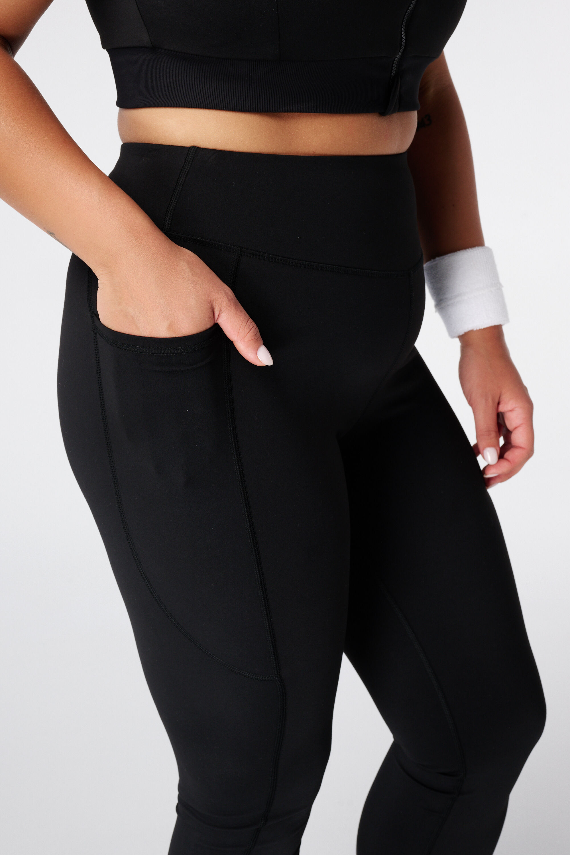 Legging deportivo con bolsillos laterales image number 4