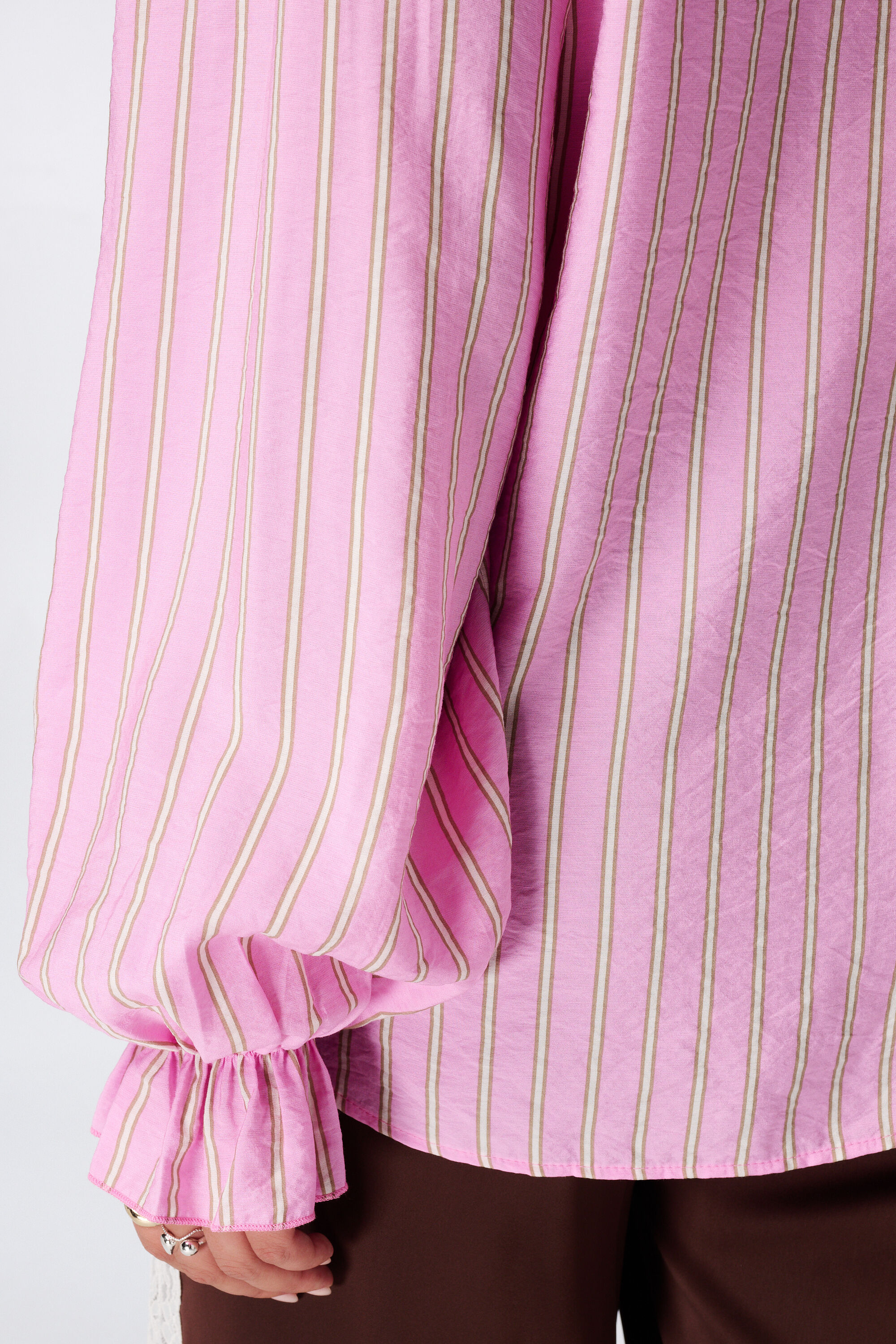 Blusa con volantes image number 6