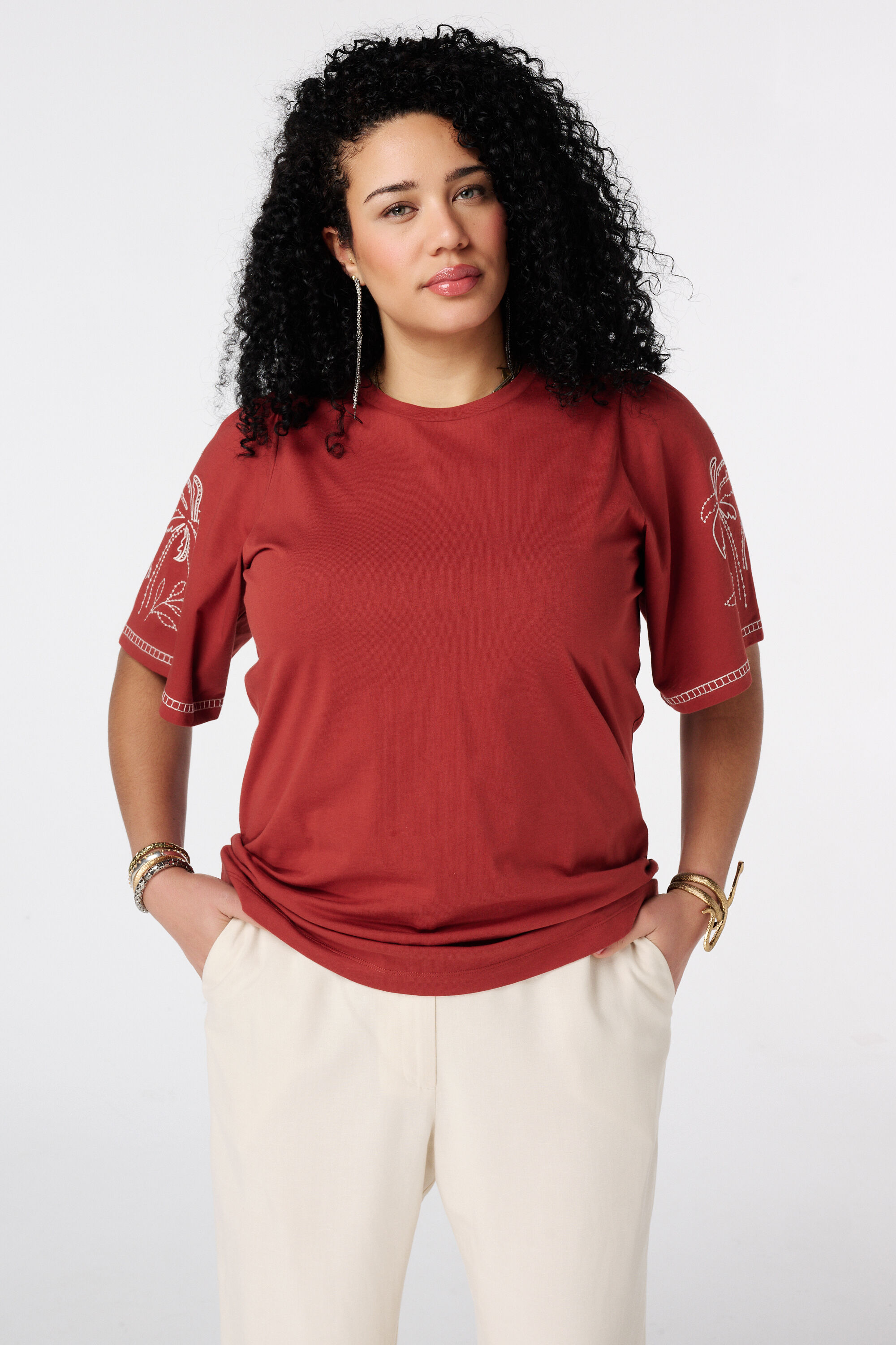 Camiseta con bordado