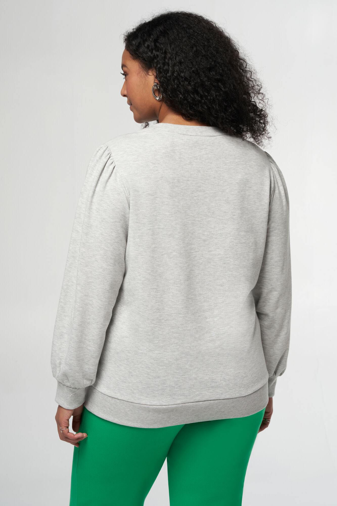 Su&eacute;ter con la palabra &ldquo;Summer&rdquo; image number 3