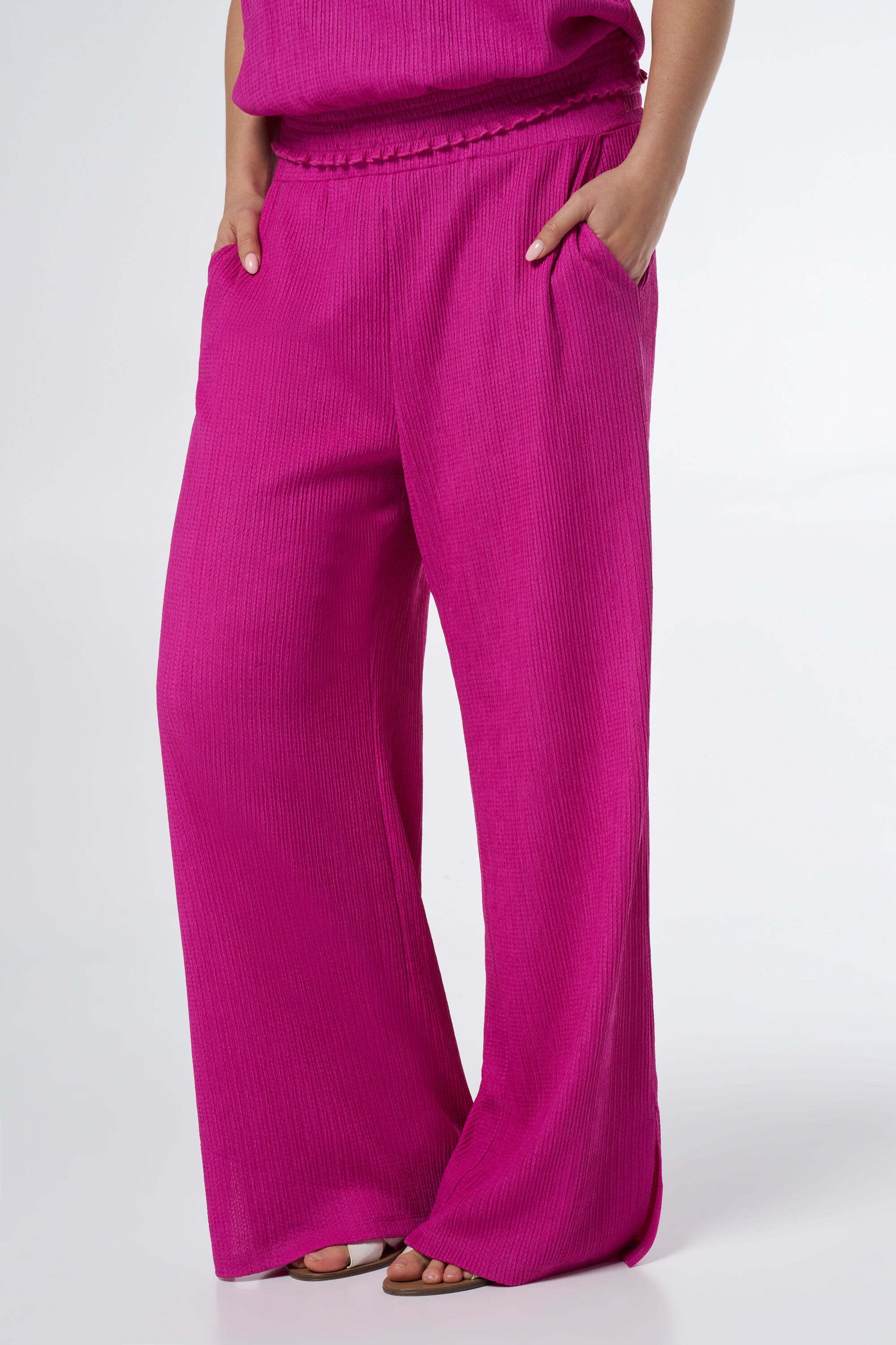 Pantalones de pernera ancha  image number 5