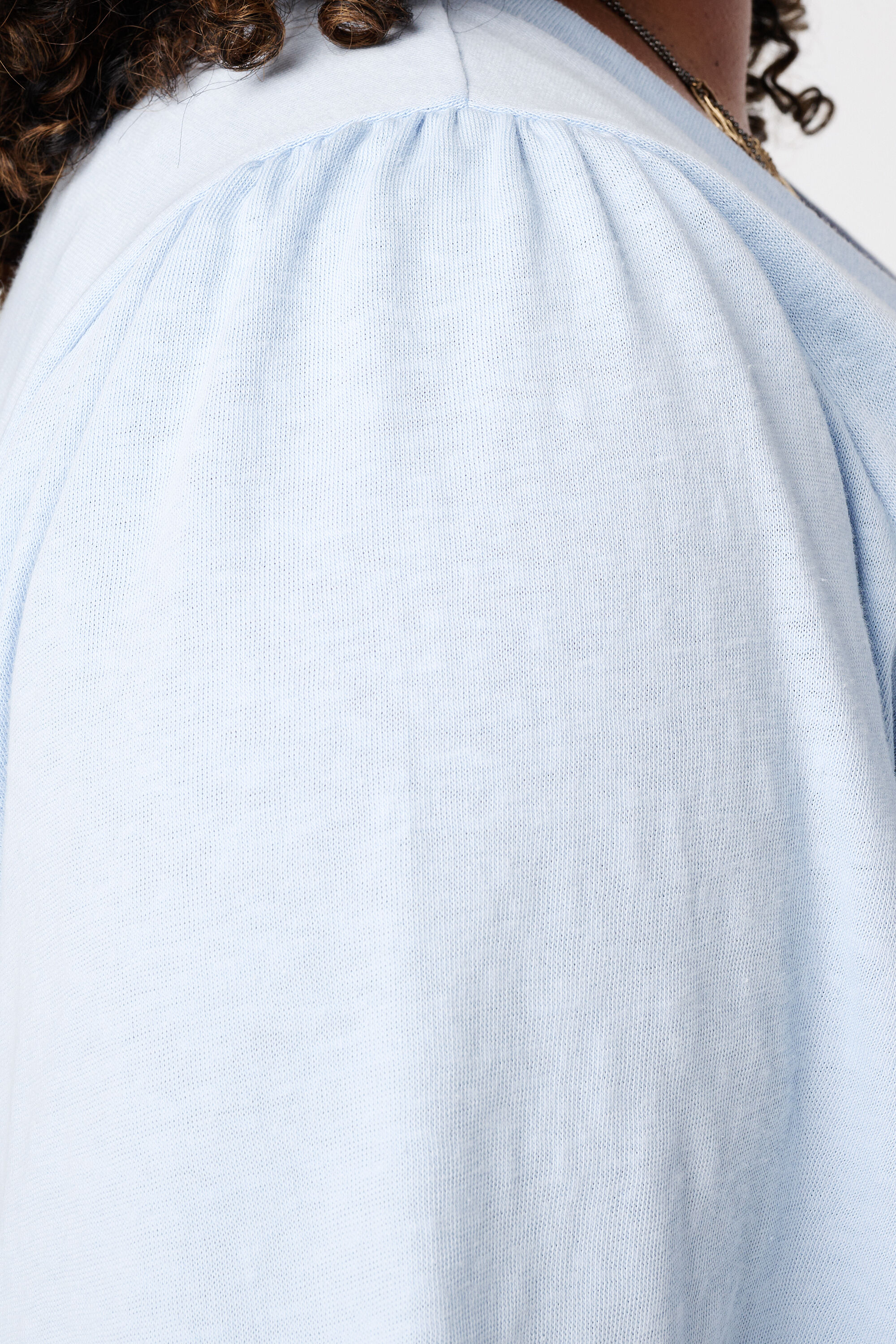 Camiseta con escote en V image number 6