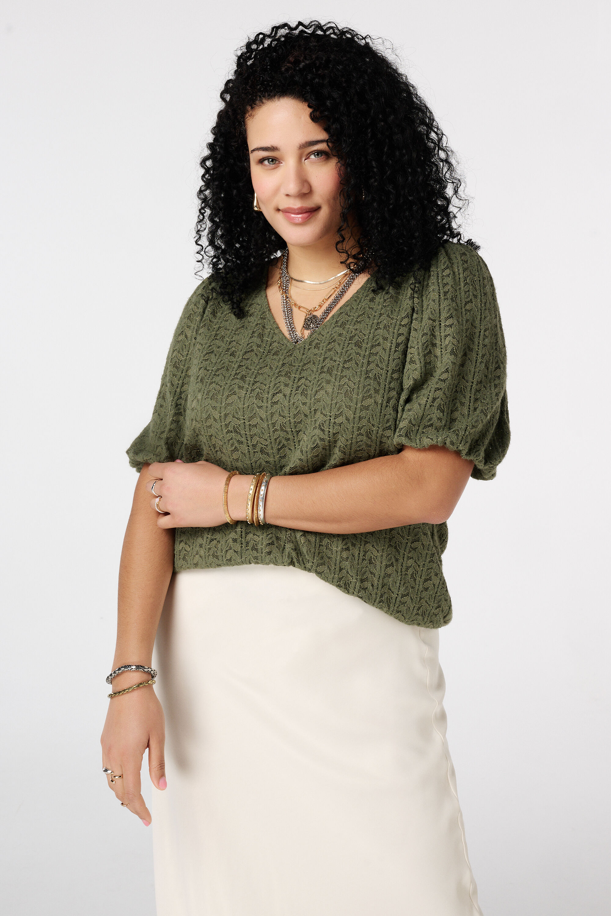 Top de encaje con mangas abullonadas image number 0