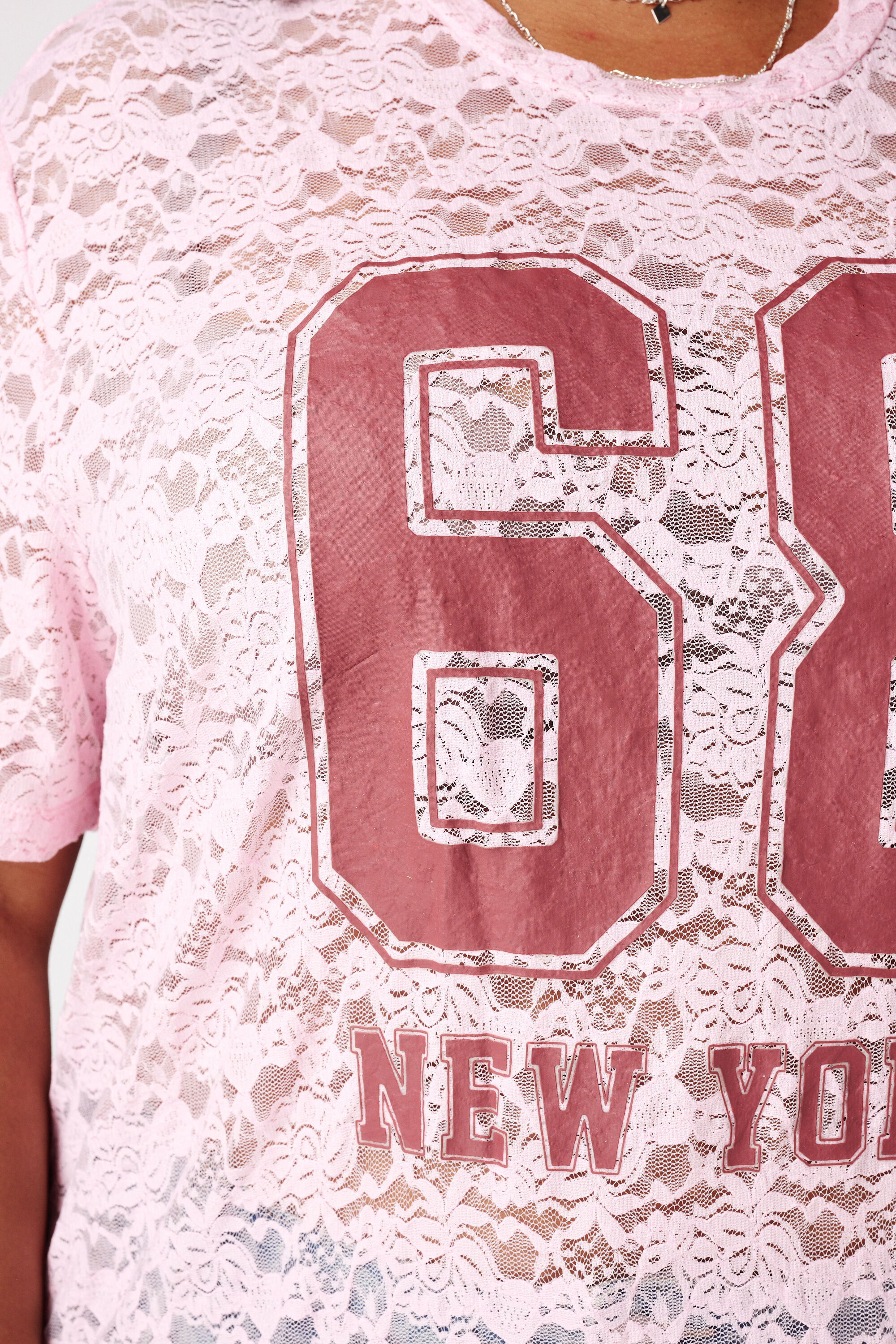 Camiseta deportiva de encaje image number 6