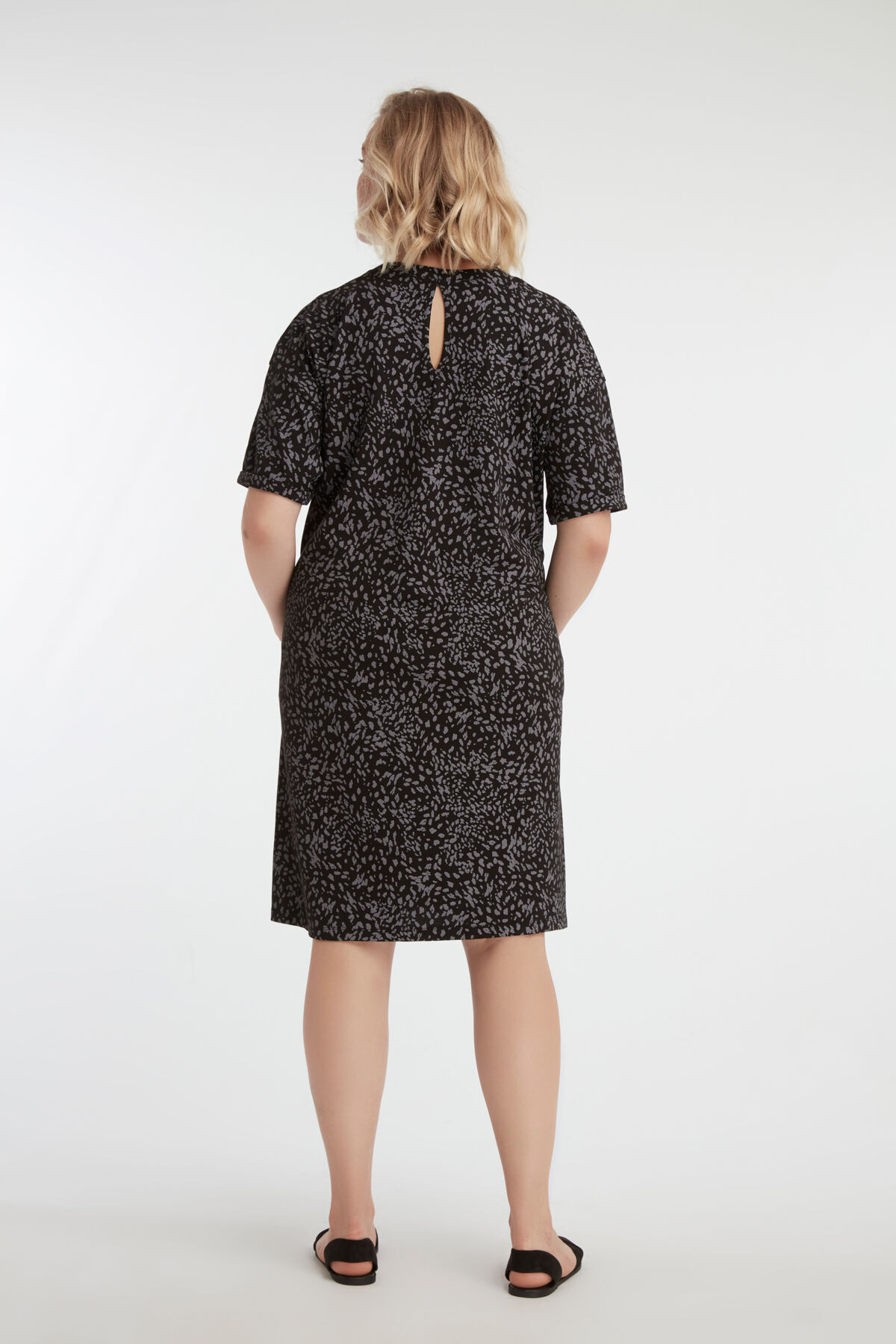 Vestido de estilo informal image number 4