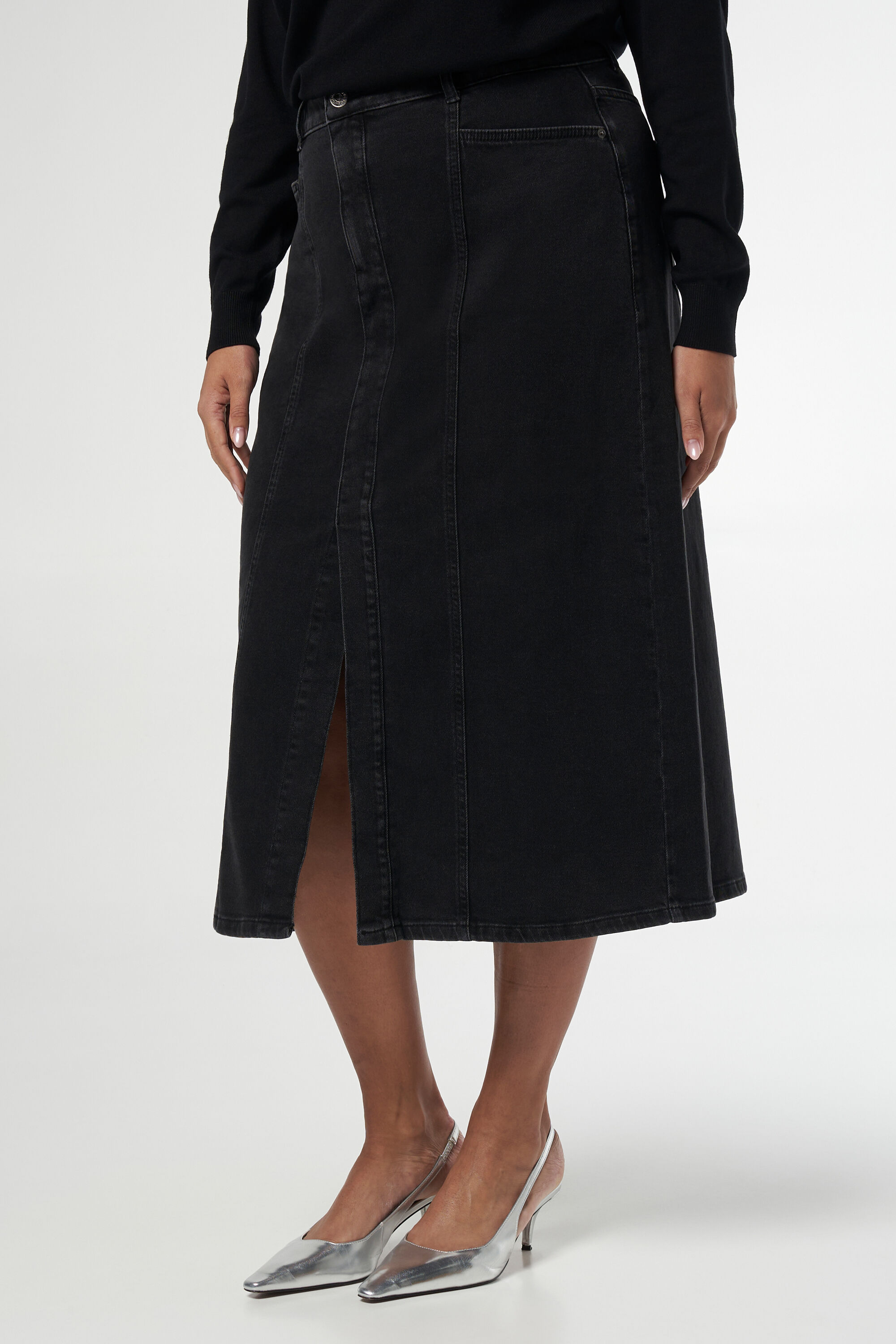 Falda vaquera con abertura image number 5