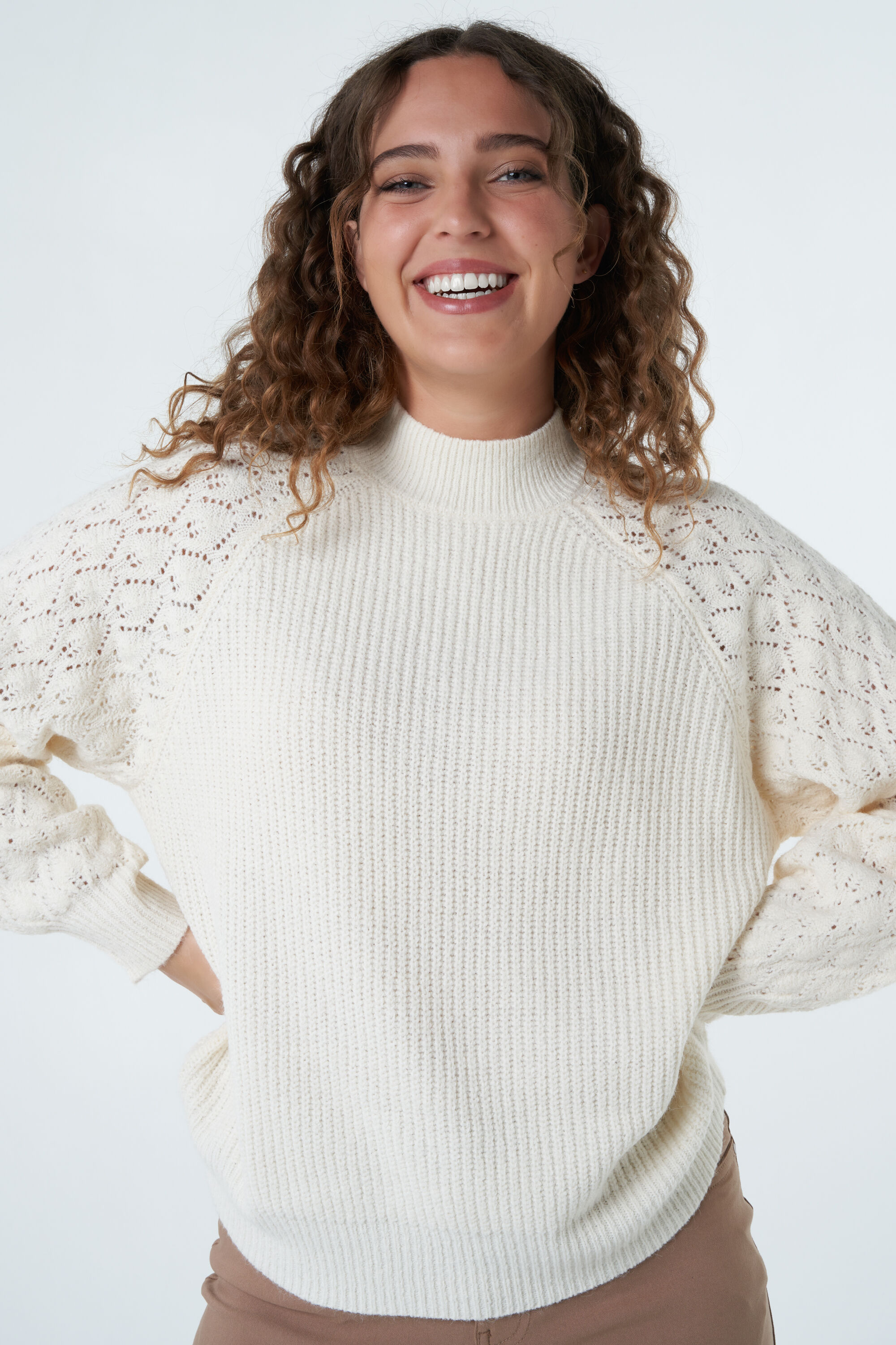 Su&eacute;ter con detalles image number 7