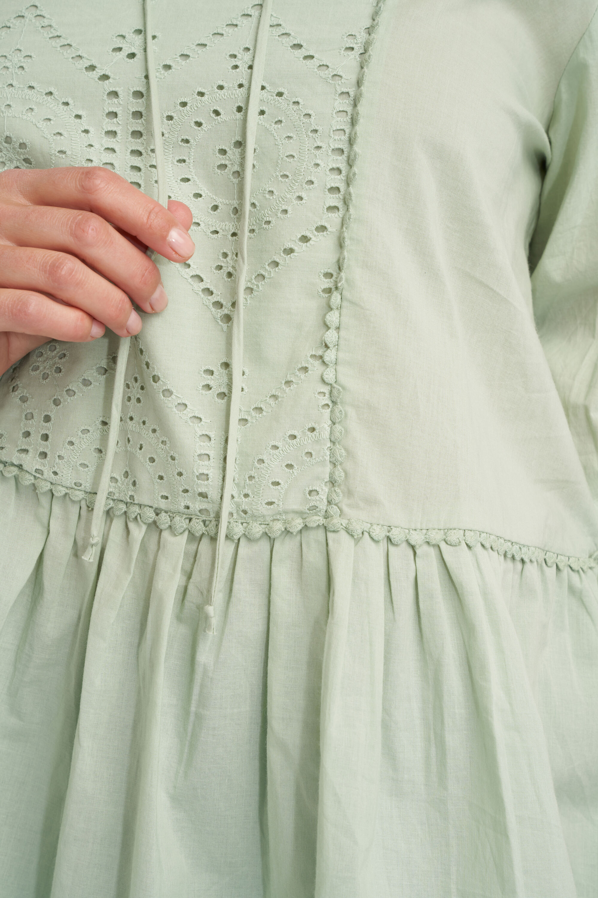 Blusa con volantes image number 5