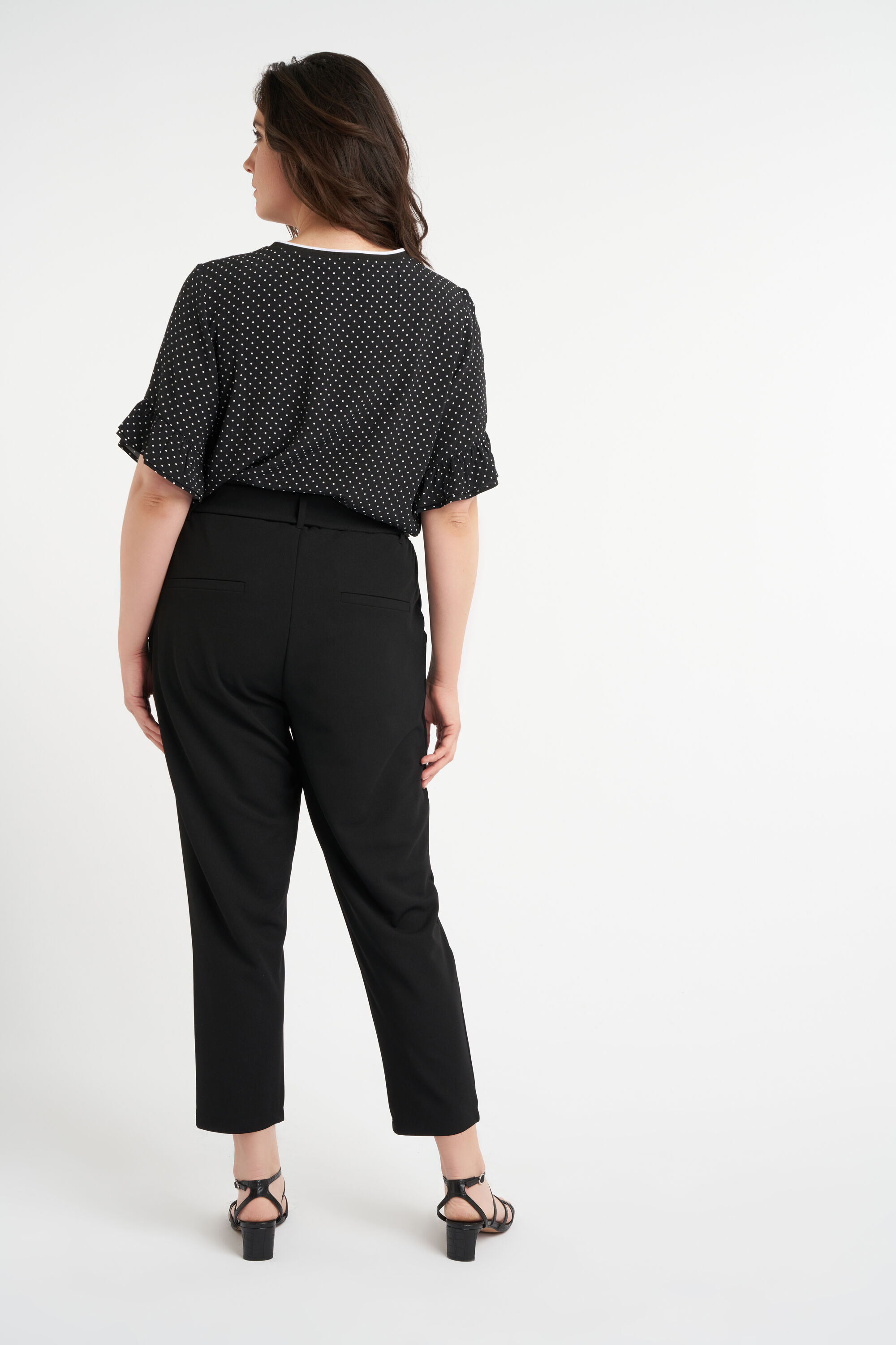 Pantalones con cinto image number 3