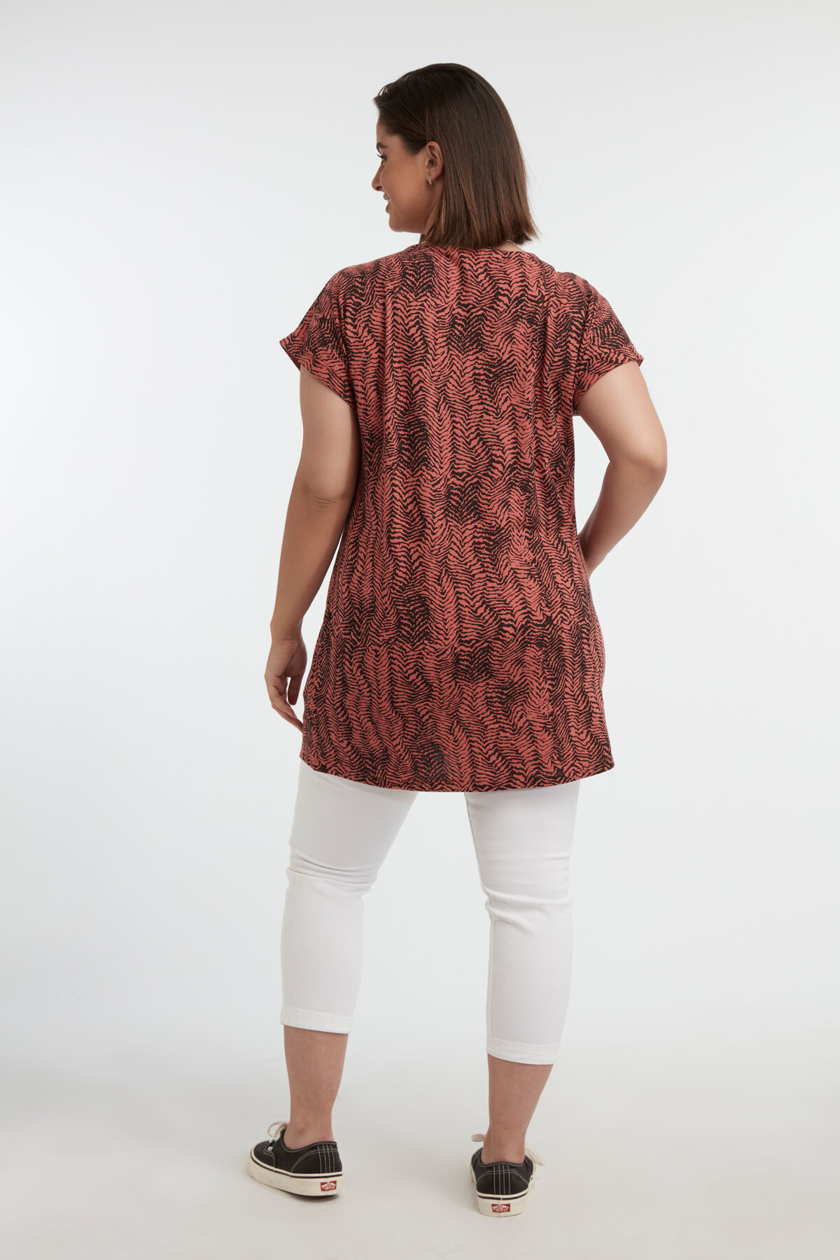 Camiseta larga estampada image number 4