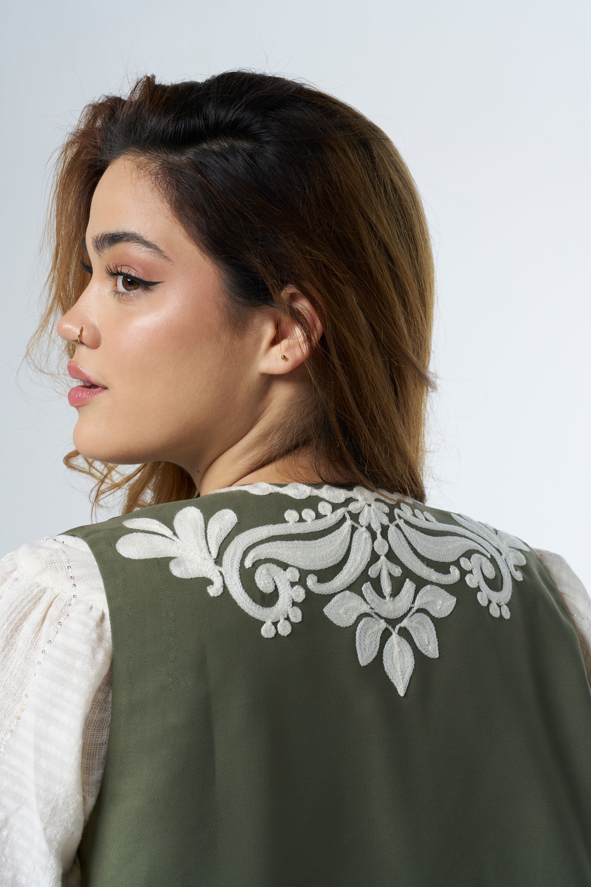 Chaleco bordado image number 4