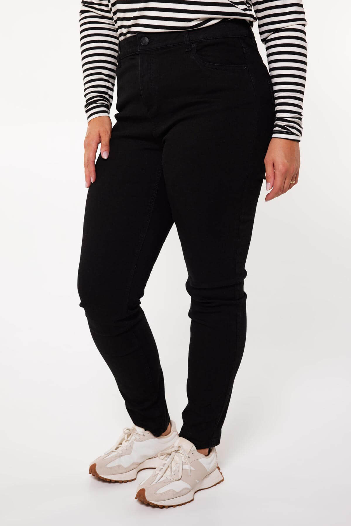 Vaqueros de pernera estrecha IRIS image number 6