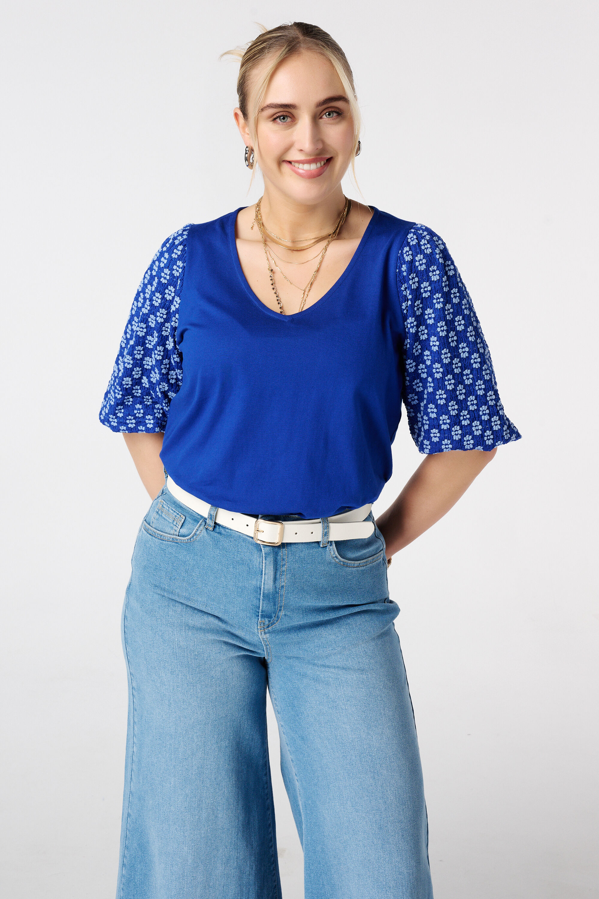 Top con mangas abullonadas