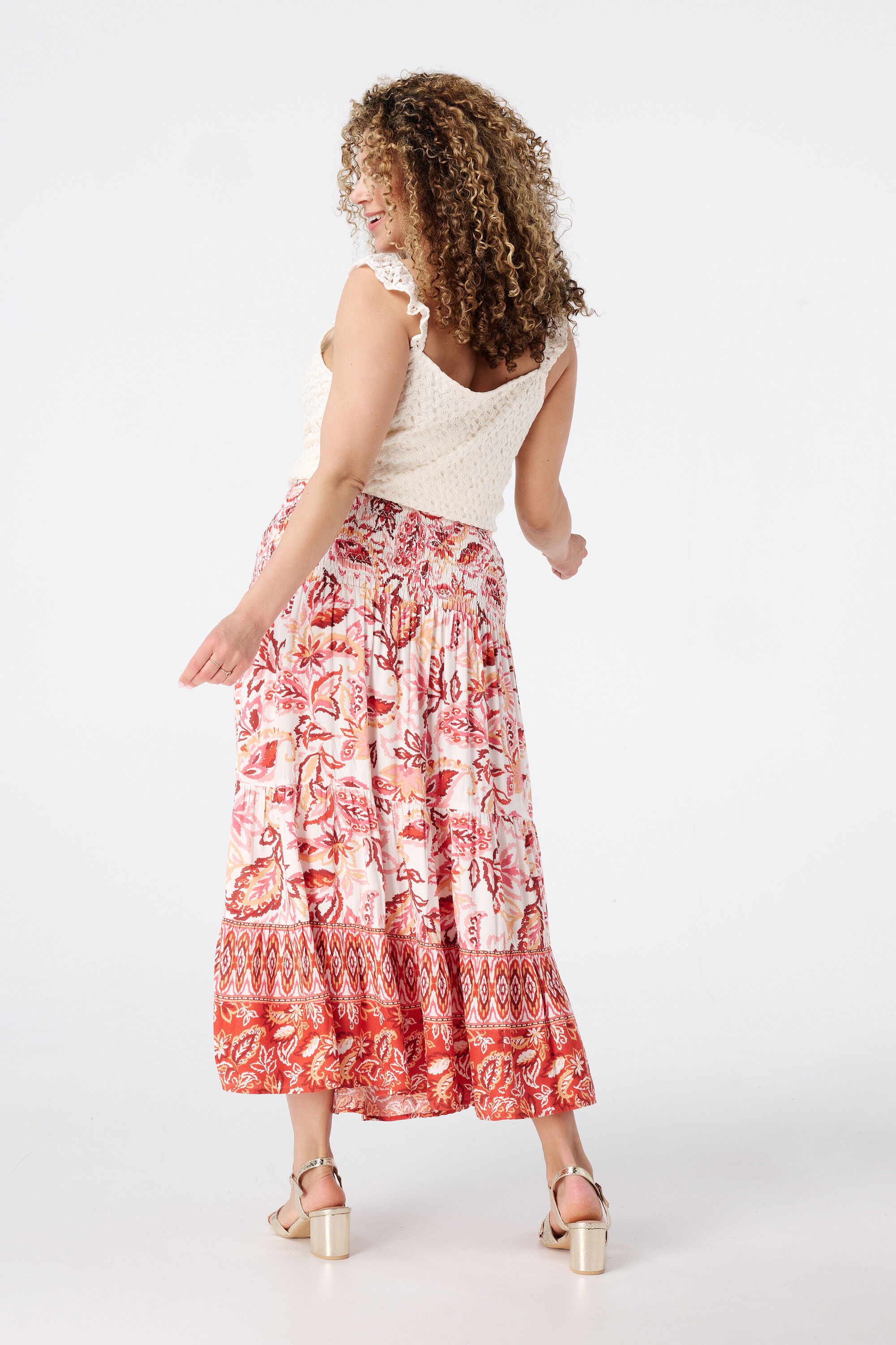 Falda con cintura fruncida image number 3