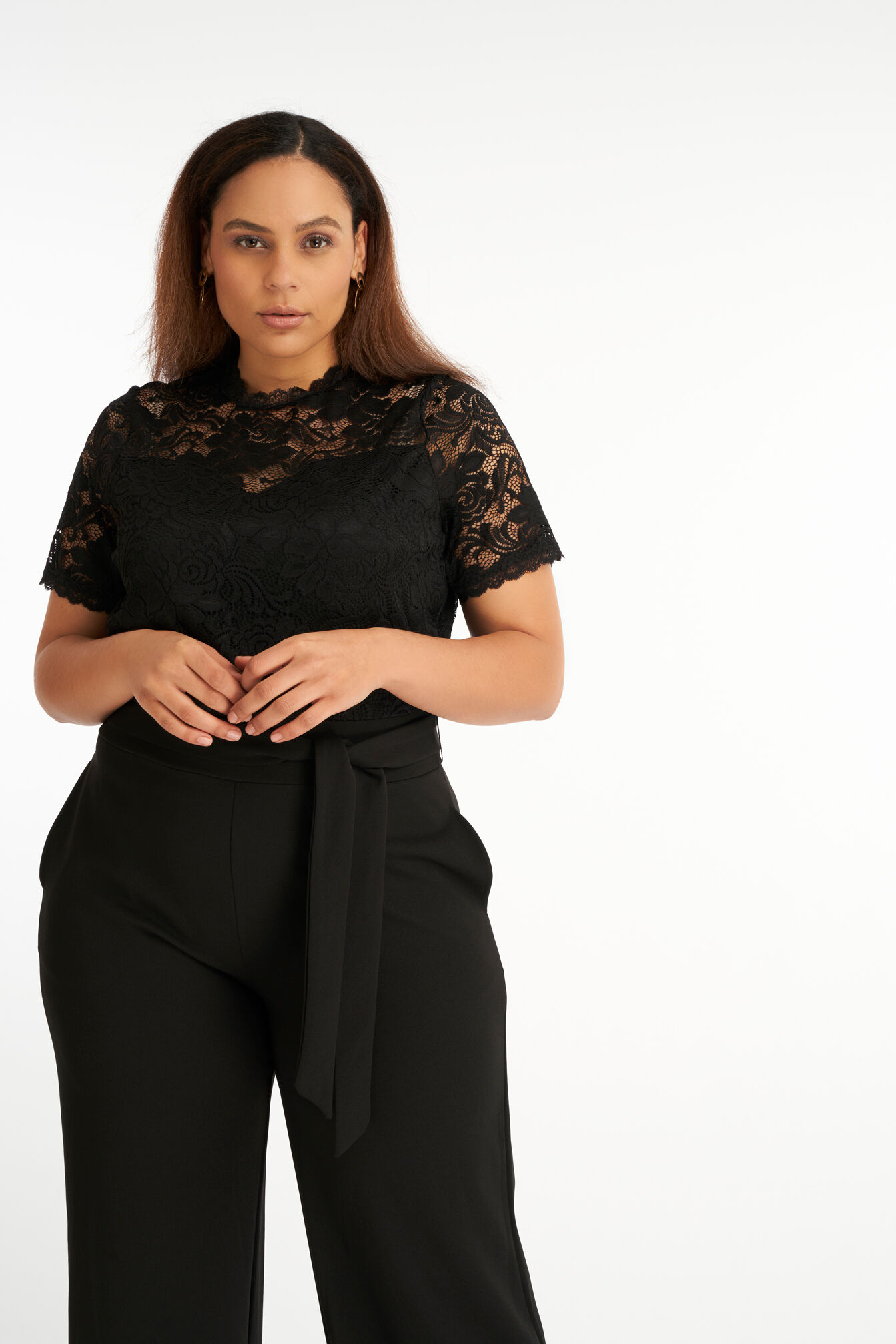 Mono con encaje image number 6