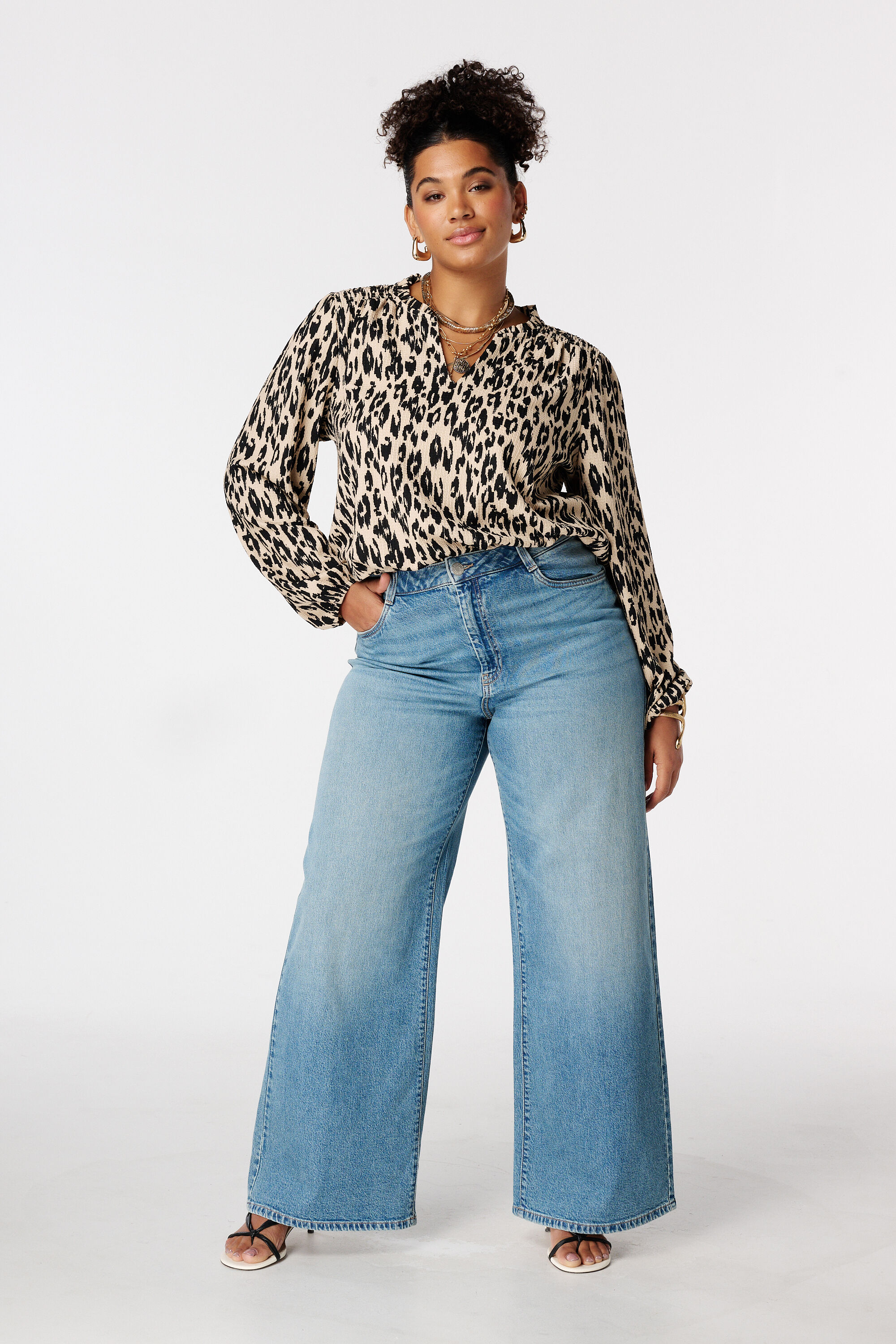 Top con volantes image number 5