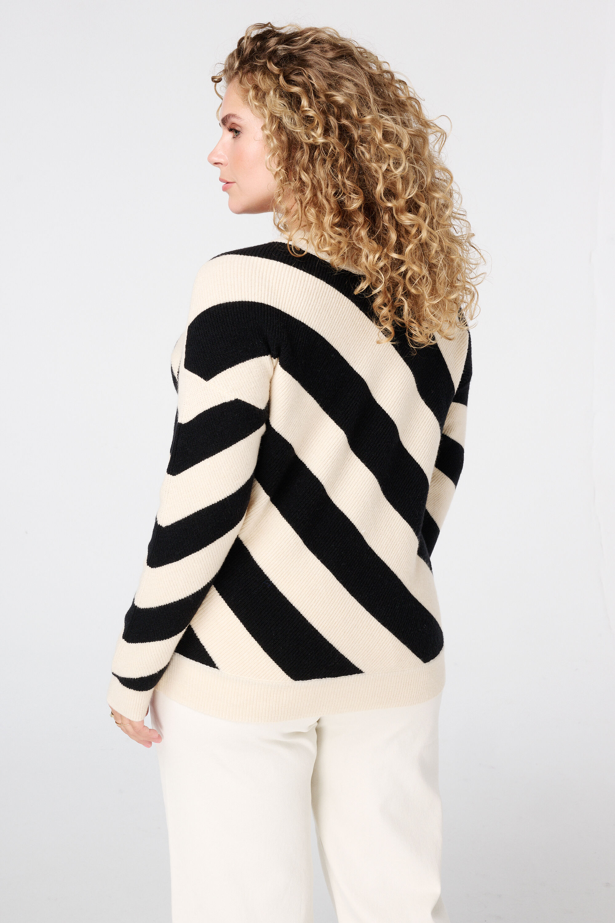 Jersey con rayas diagonales image number 3