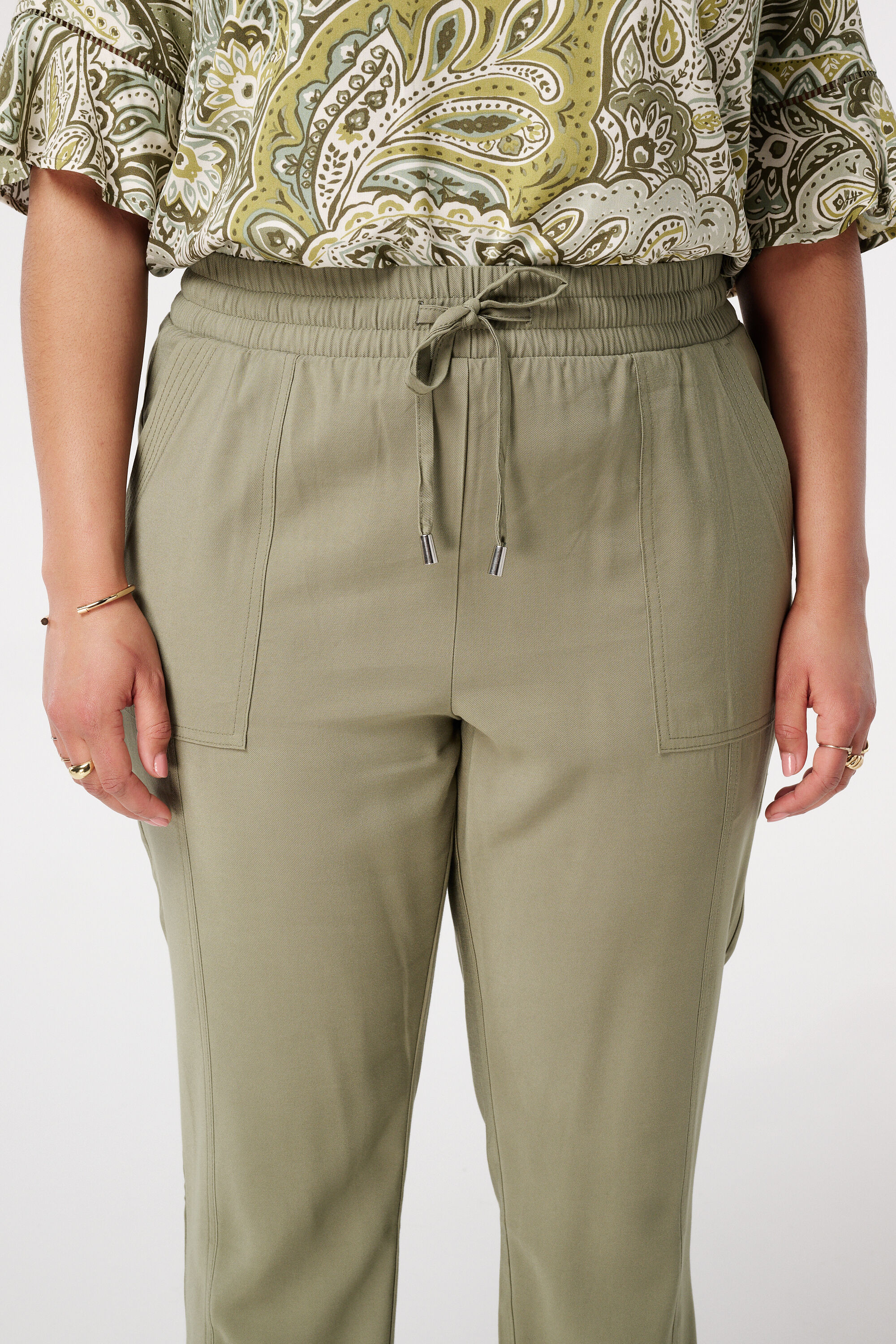 Pantalones con cintura el&aacute;stica image number 4