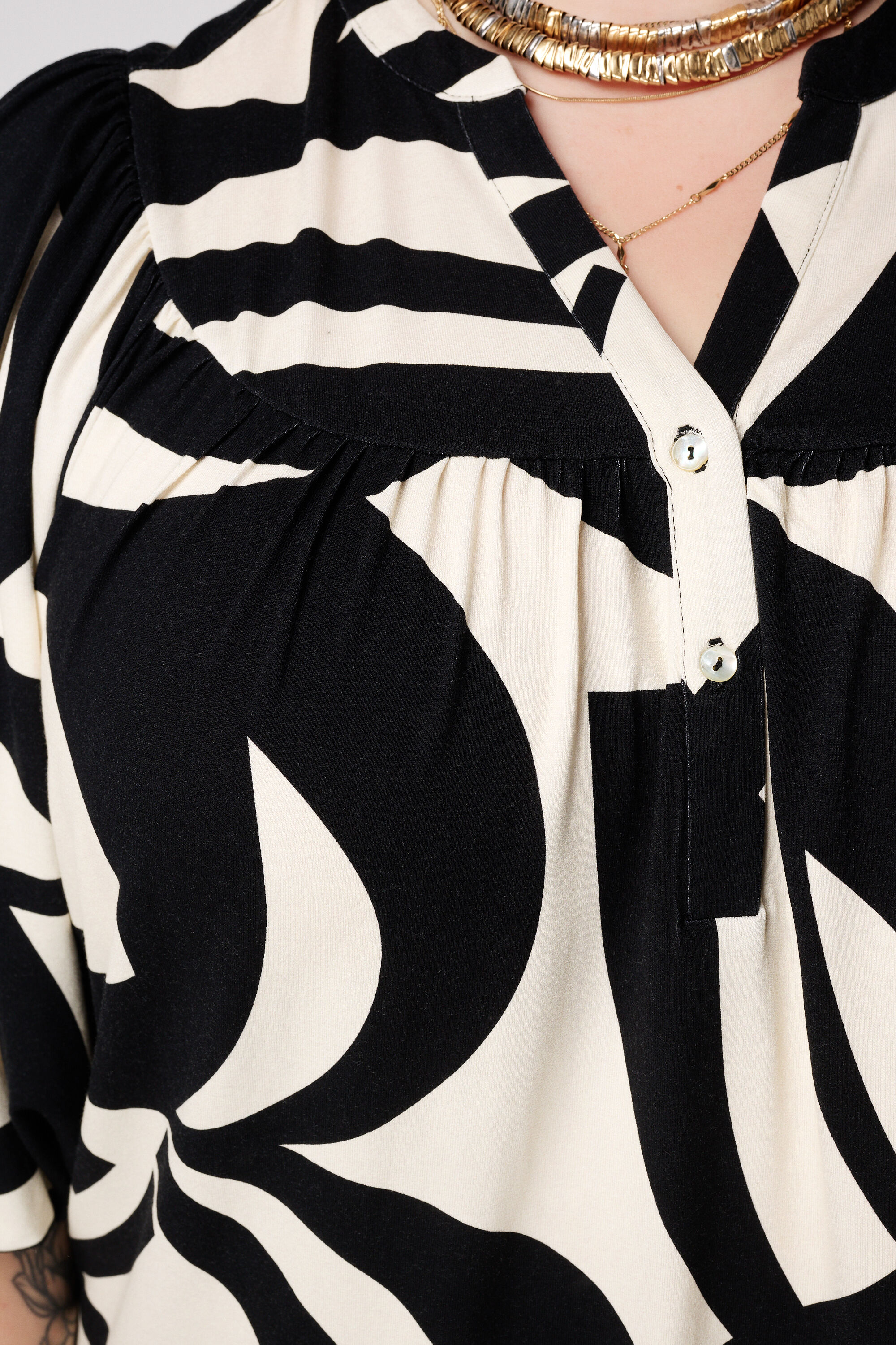 Top de punto con estampado image number 6