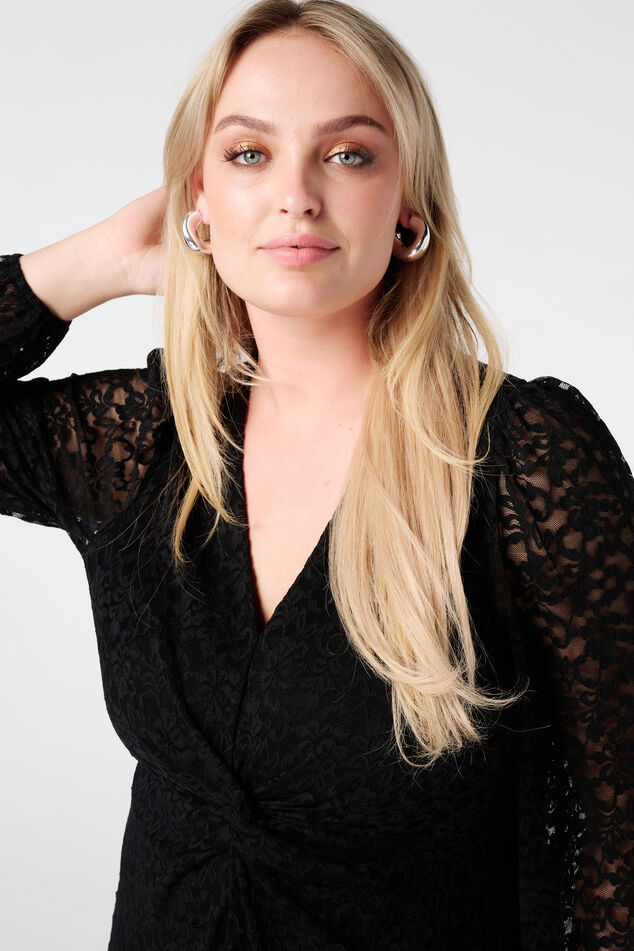 Vestido de encaje con detalle de botones image number 4