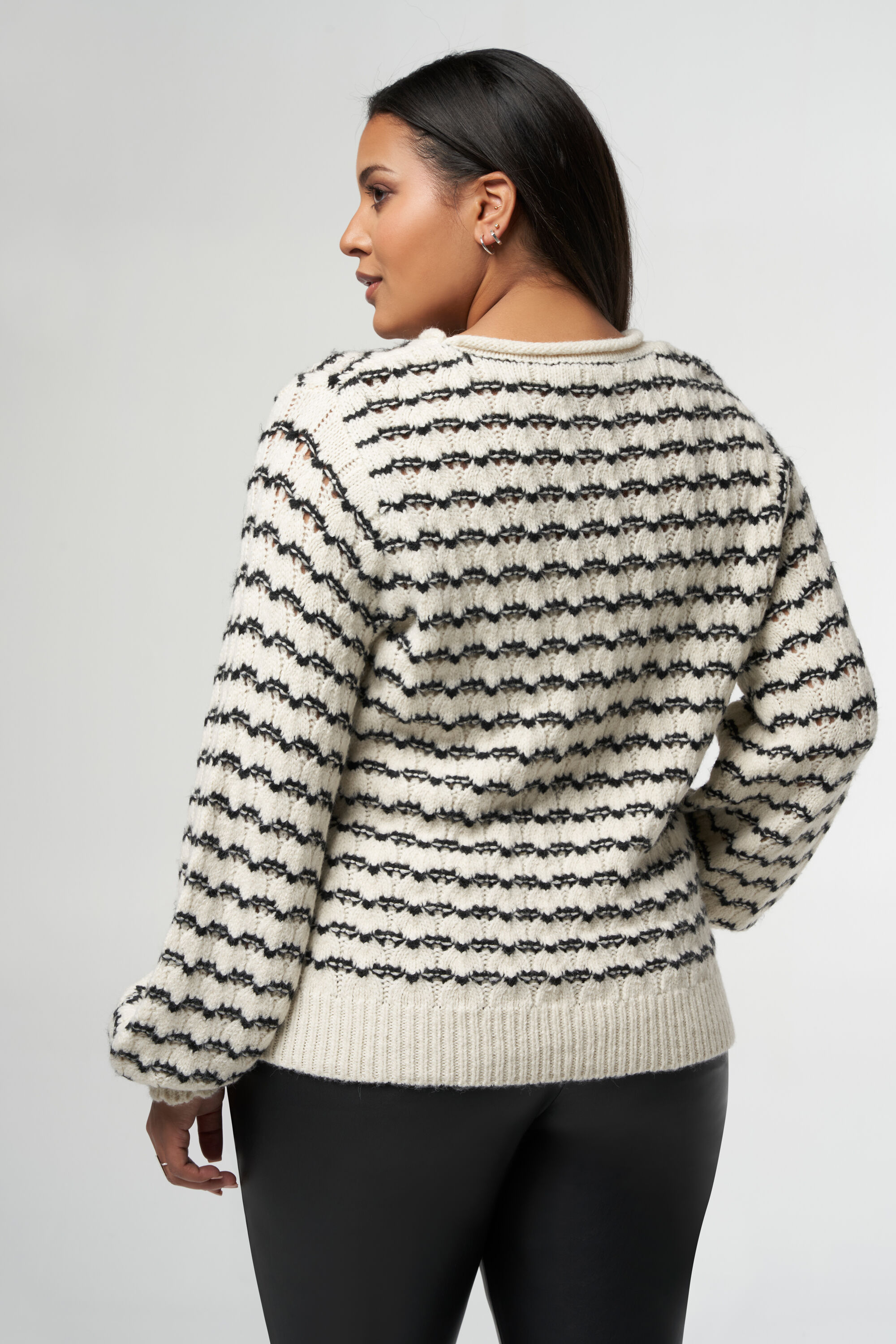 Su&eacute;ter de punto con rayas image number 3