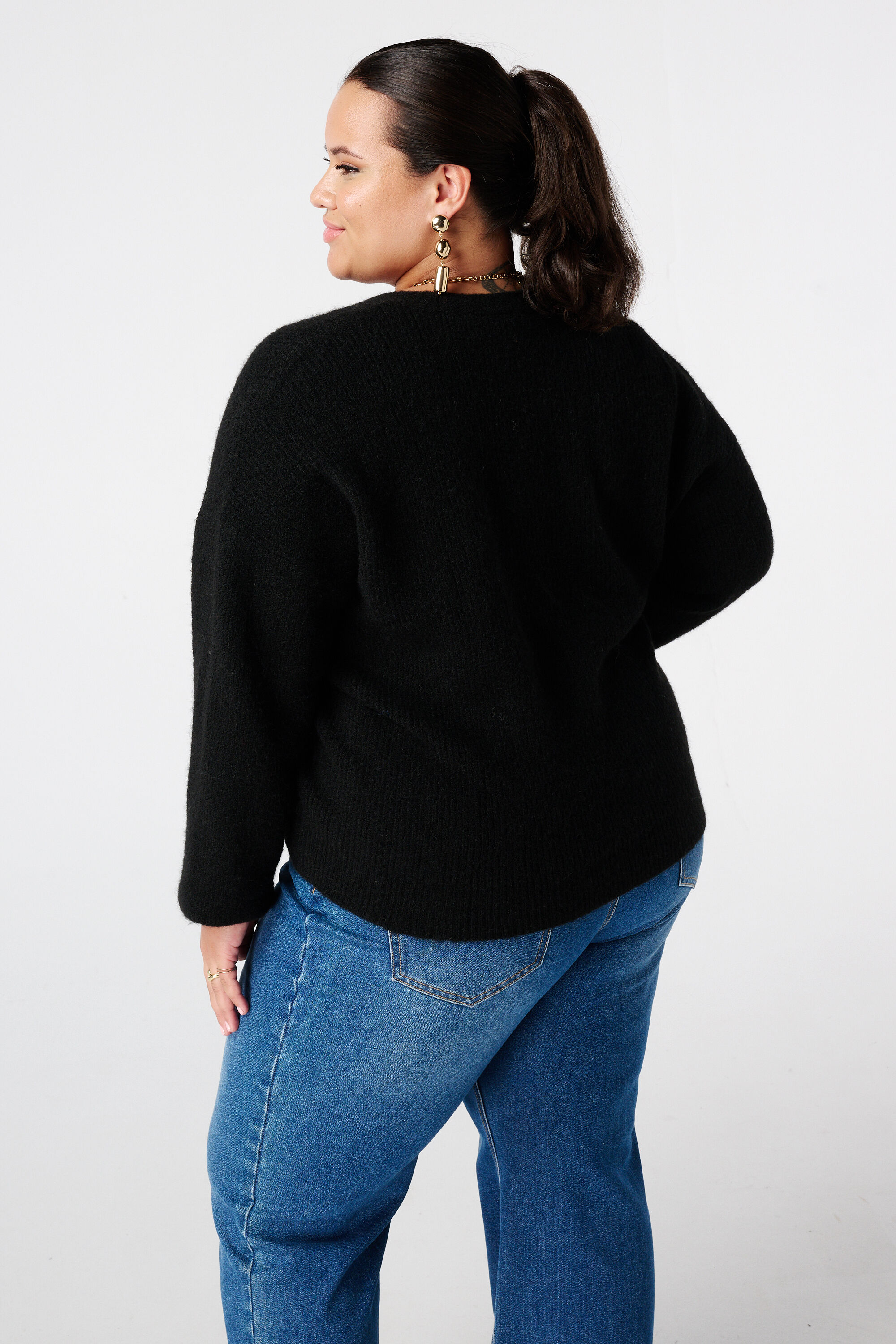 C&aacute;rdigan con botones dorados image number 3