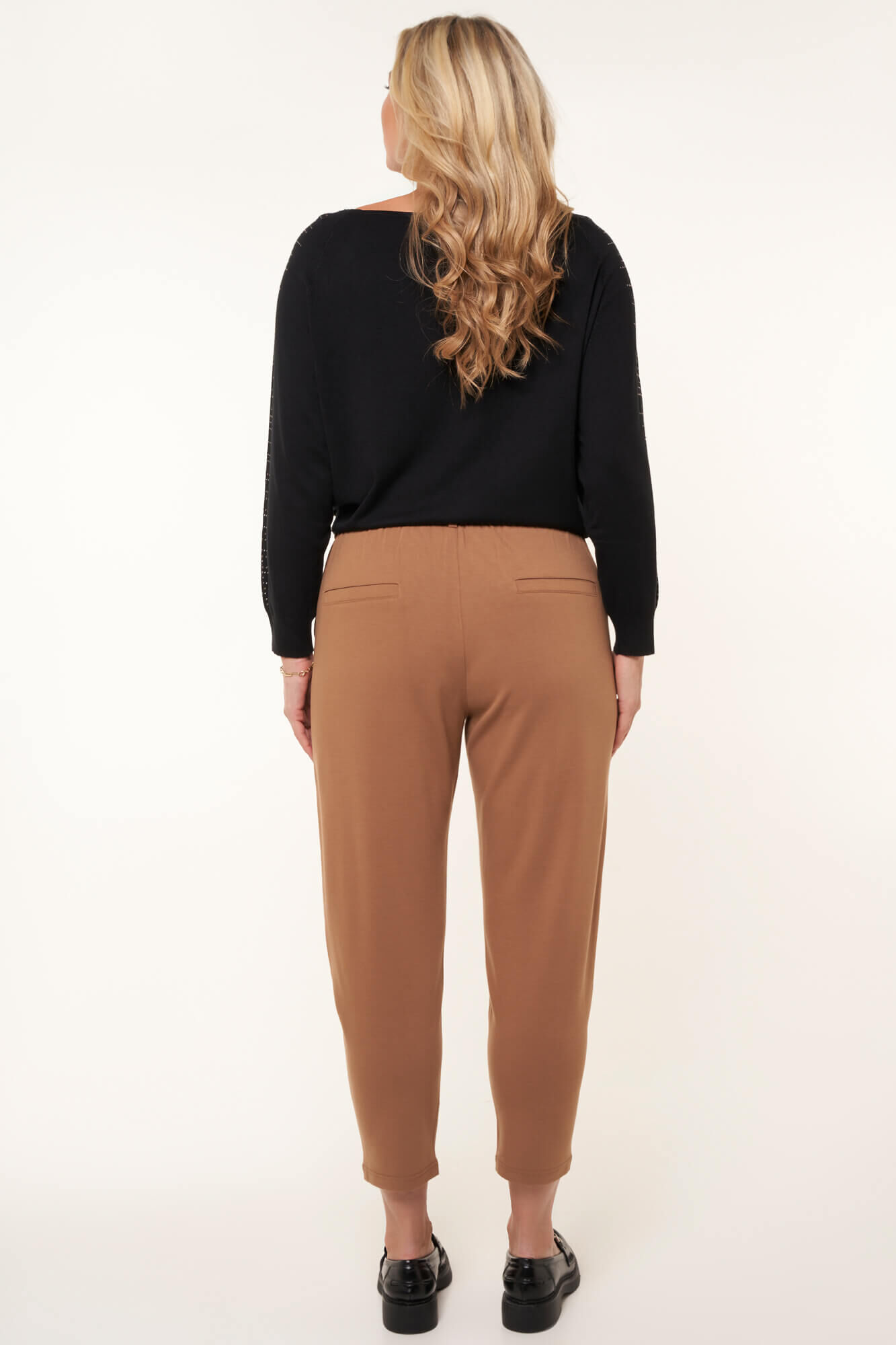 Pantalones con un cord&oacute;n image number 4