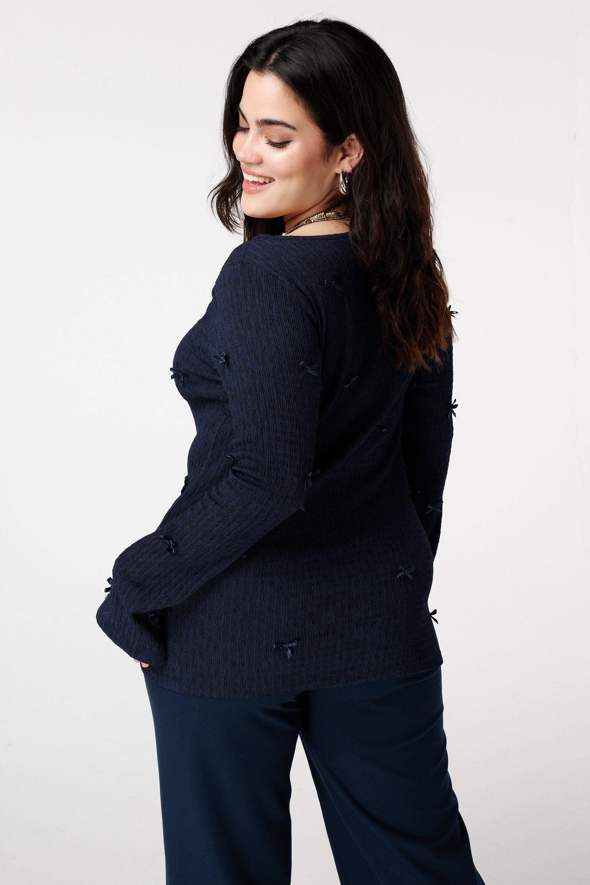 Top con detalles de lazos image number 3