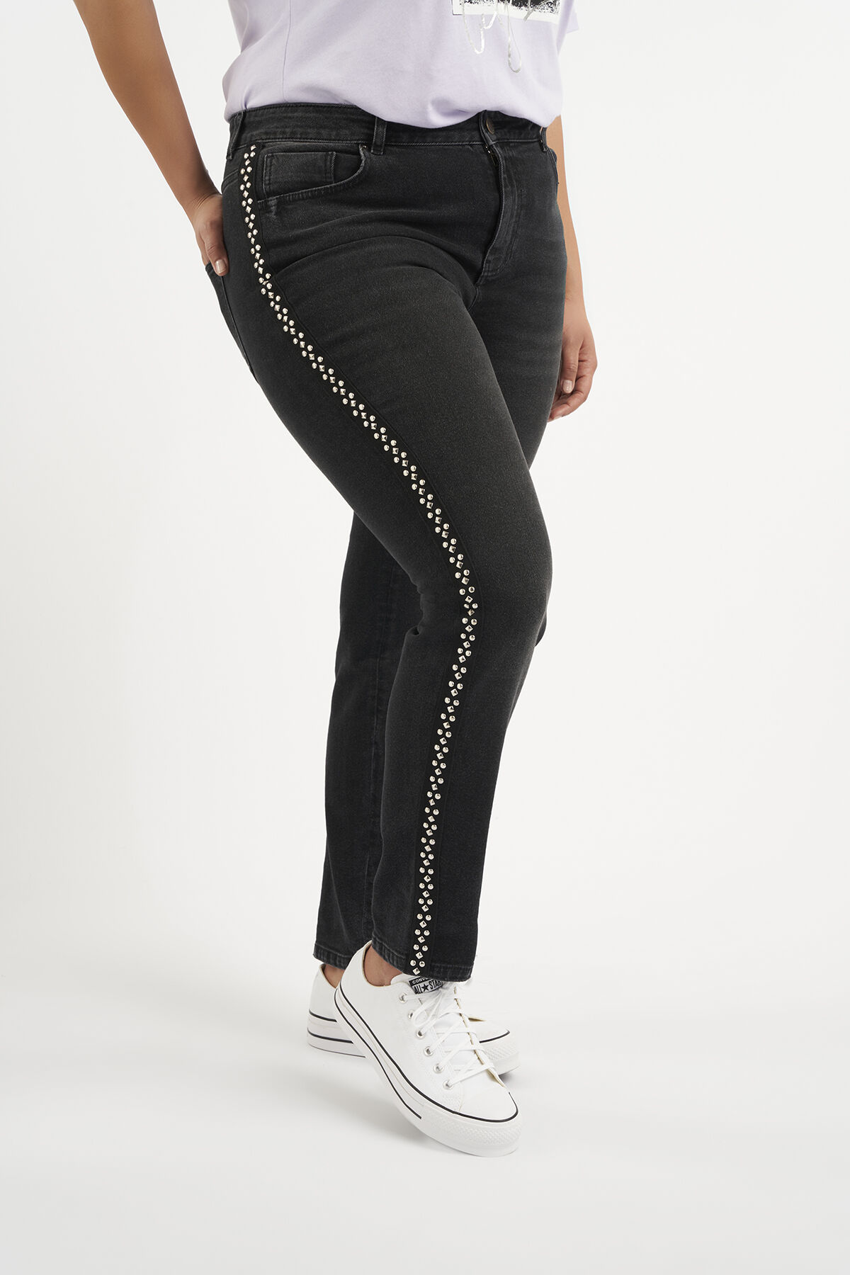 Vaqueros con detalle lateral image number 4