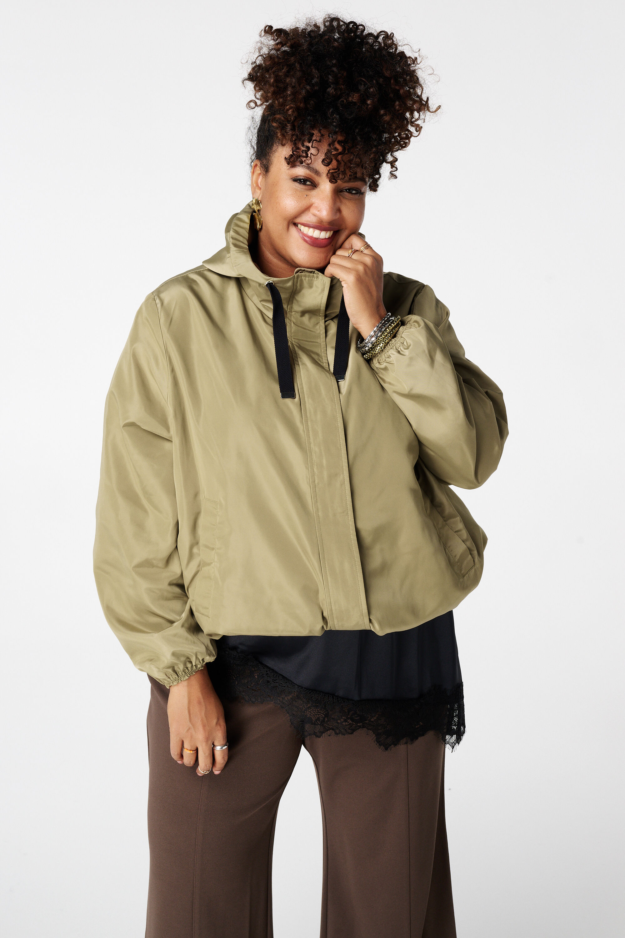 Chaqueta con capucha