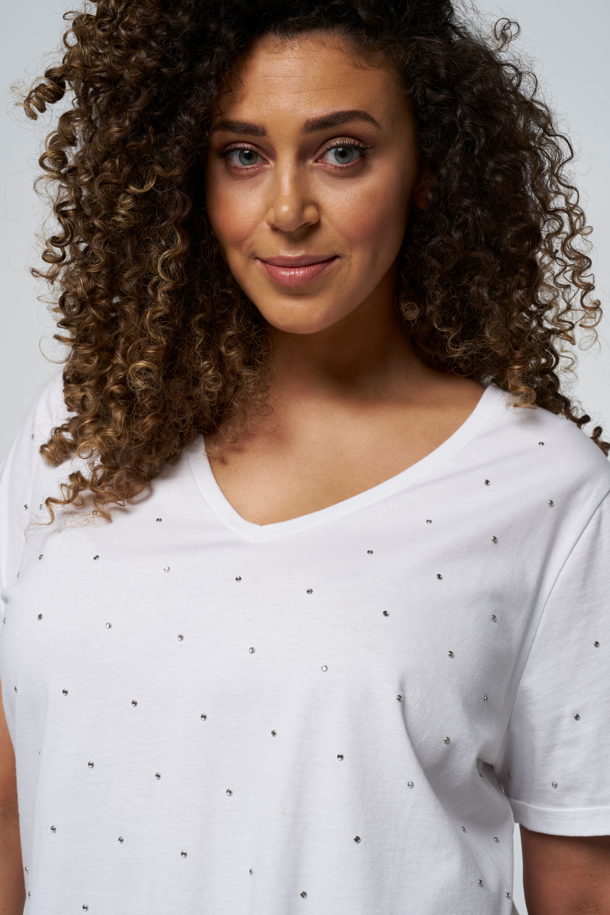 camiseta con piedras image number 6