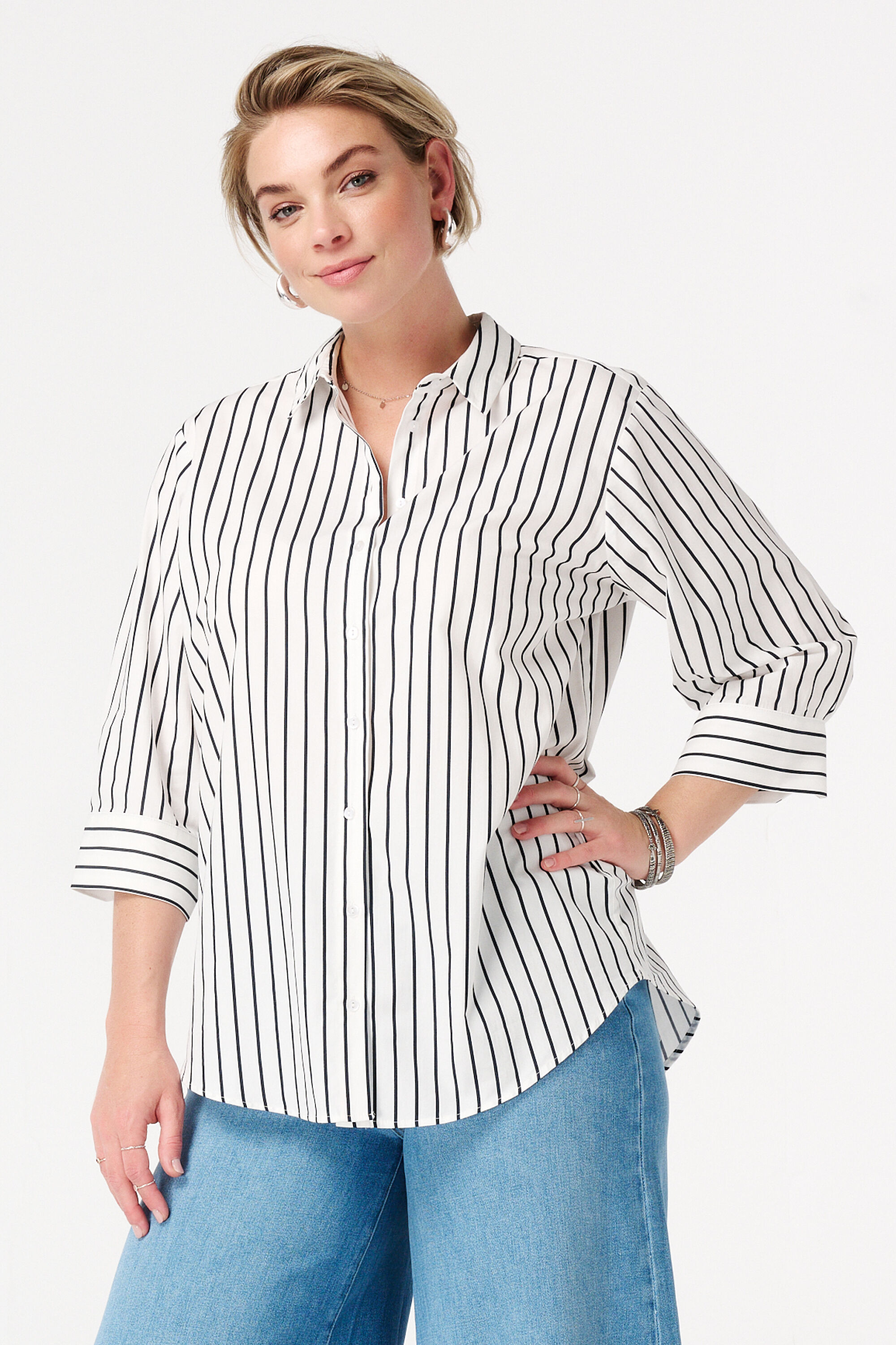 Blusa de rayas con manga corta image number 5