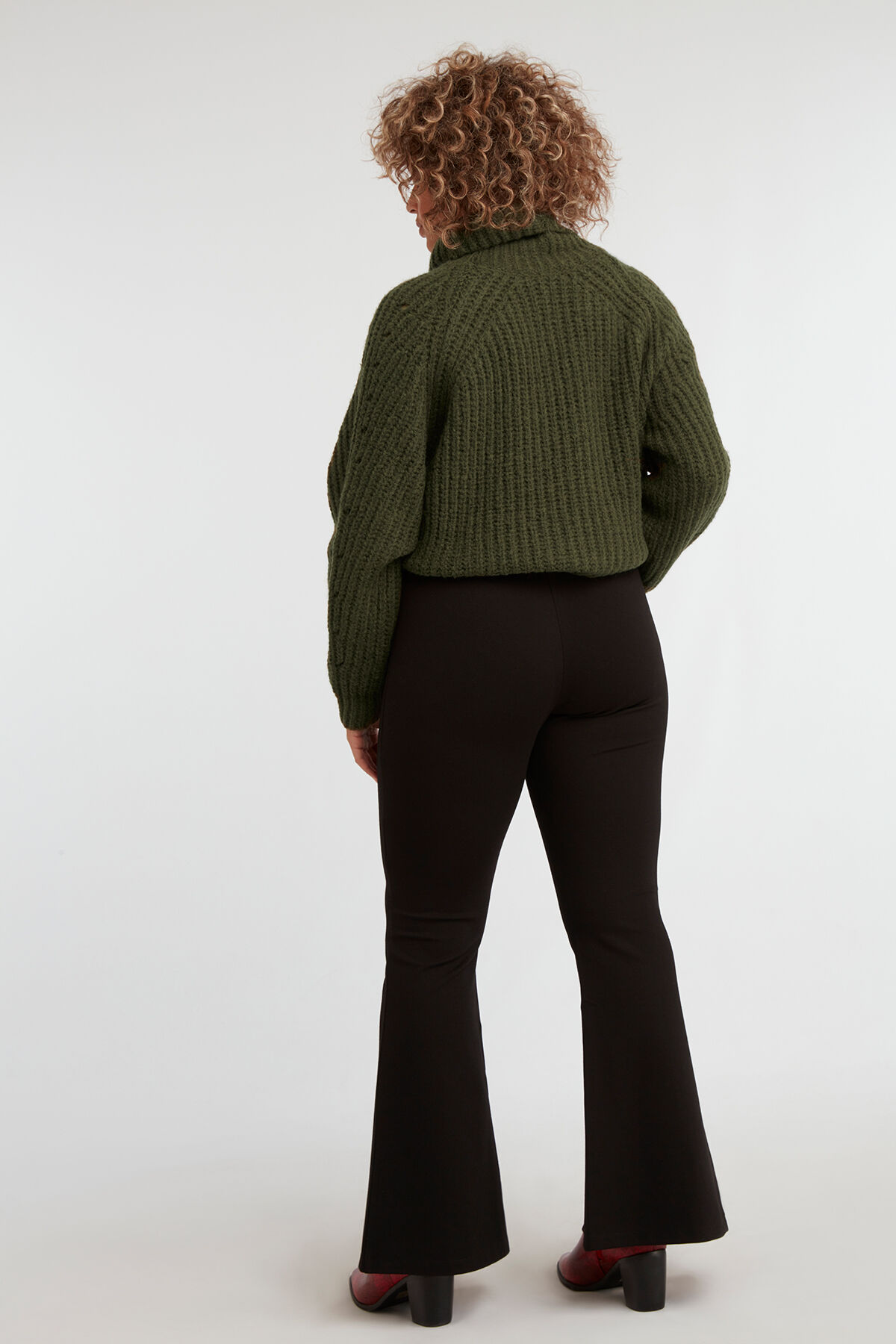 Legging con apertura frontal   image number 5